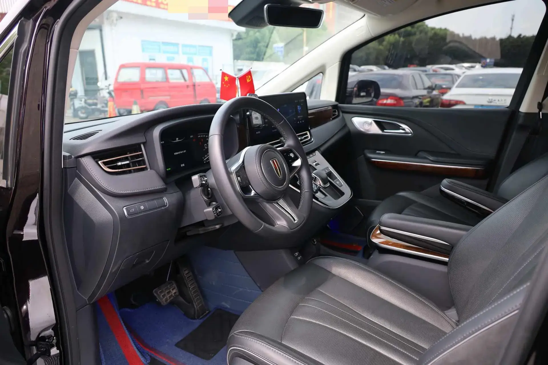 2023 HONGQI HQ9 thumbnail 4