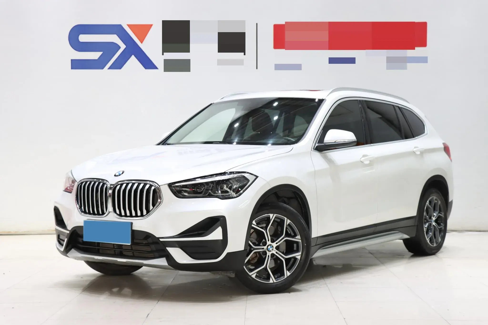 2020 BMW X1 view 1