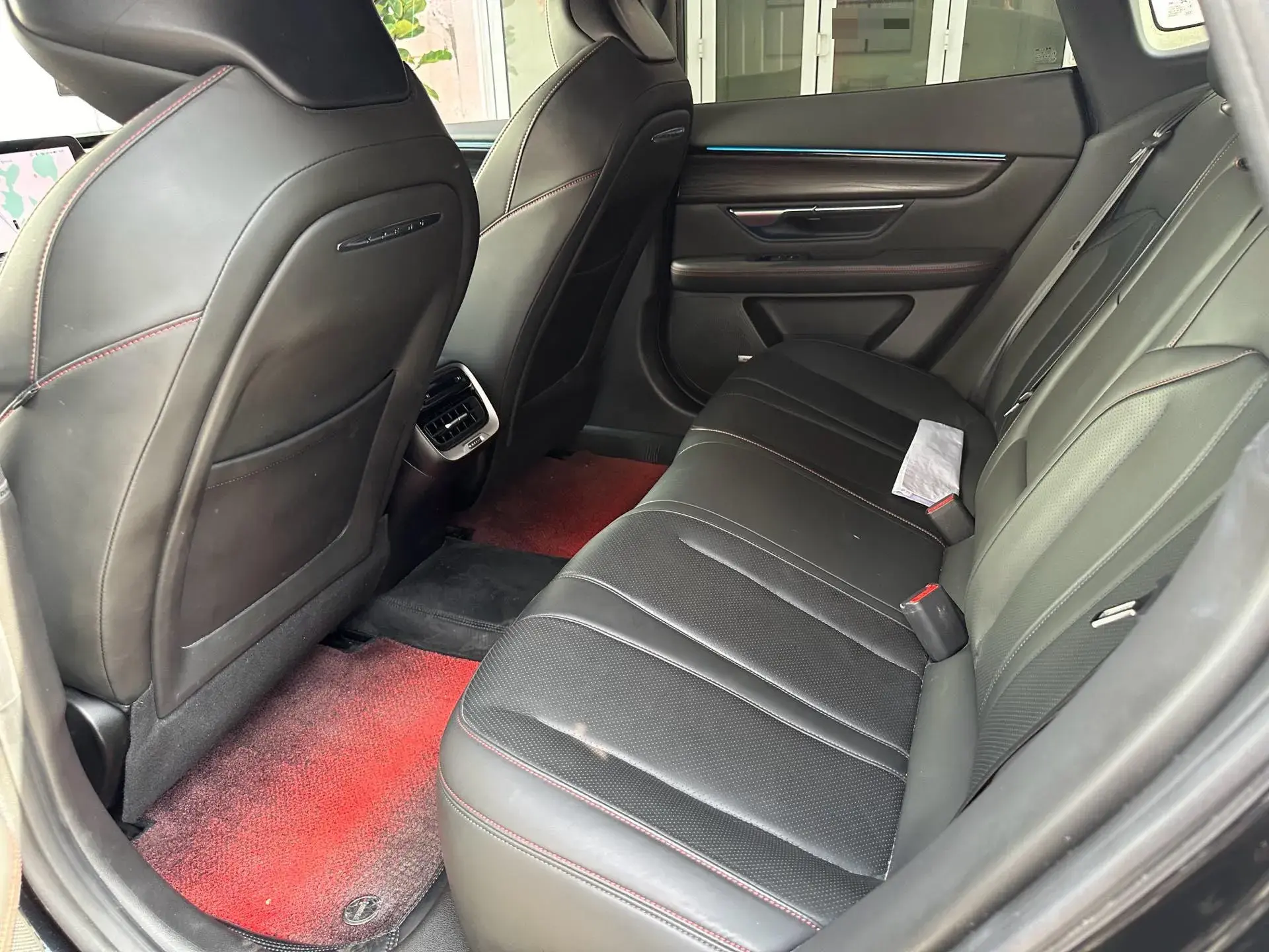 2022 XPENG P7 thumbnail 3