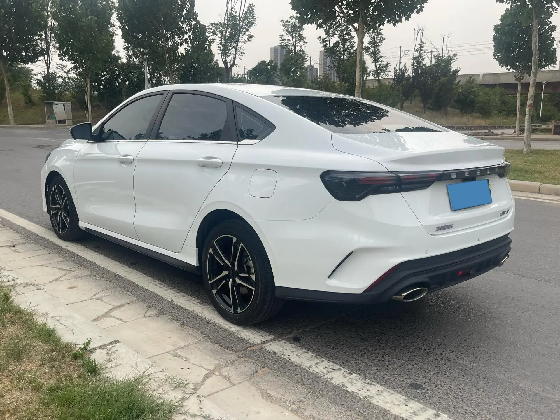 2022 GEELY BINRAY thumbnail 4