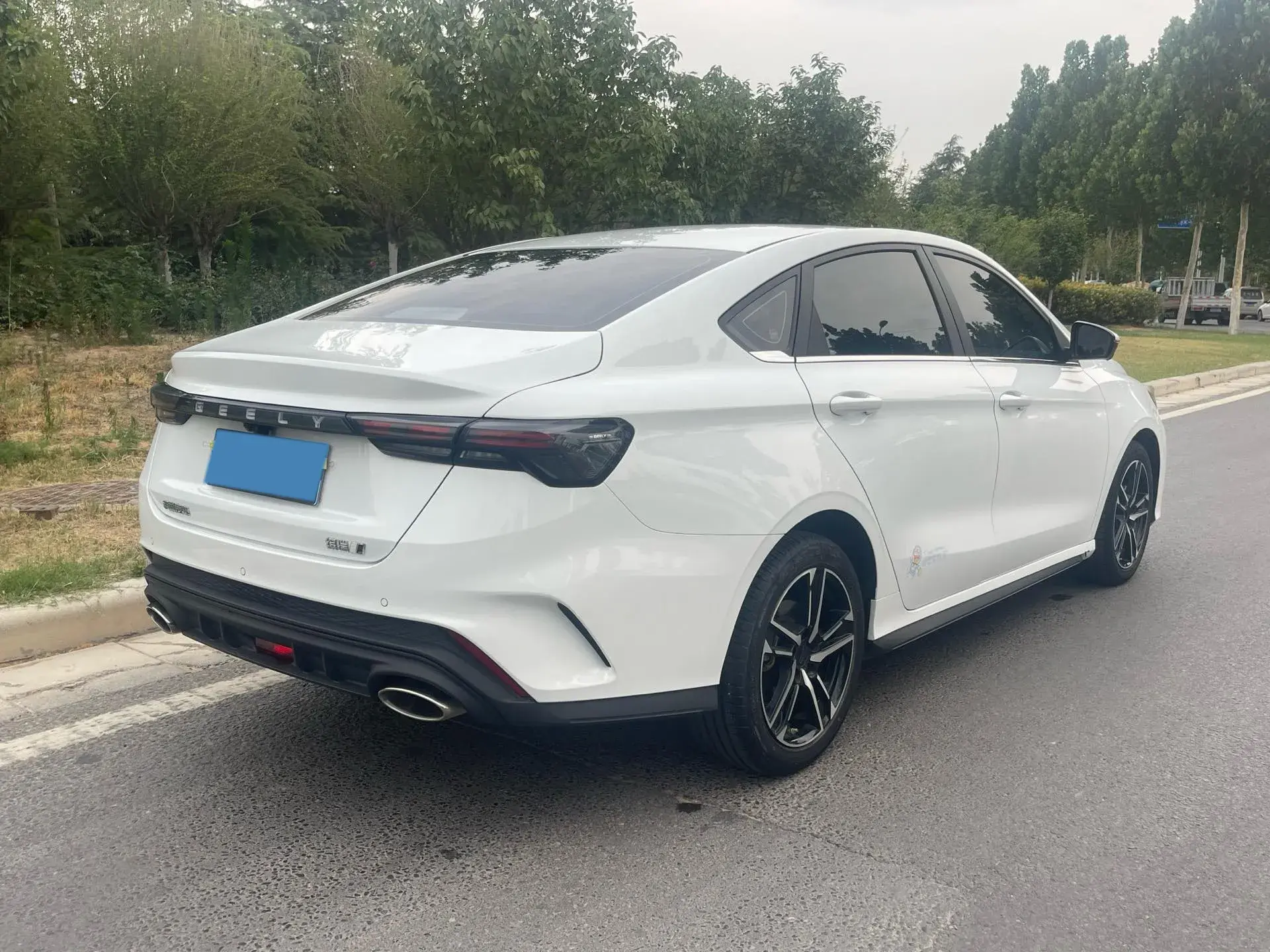 2022 GEELY BINRAY thumbnail 3