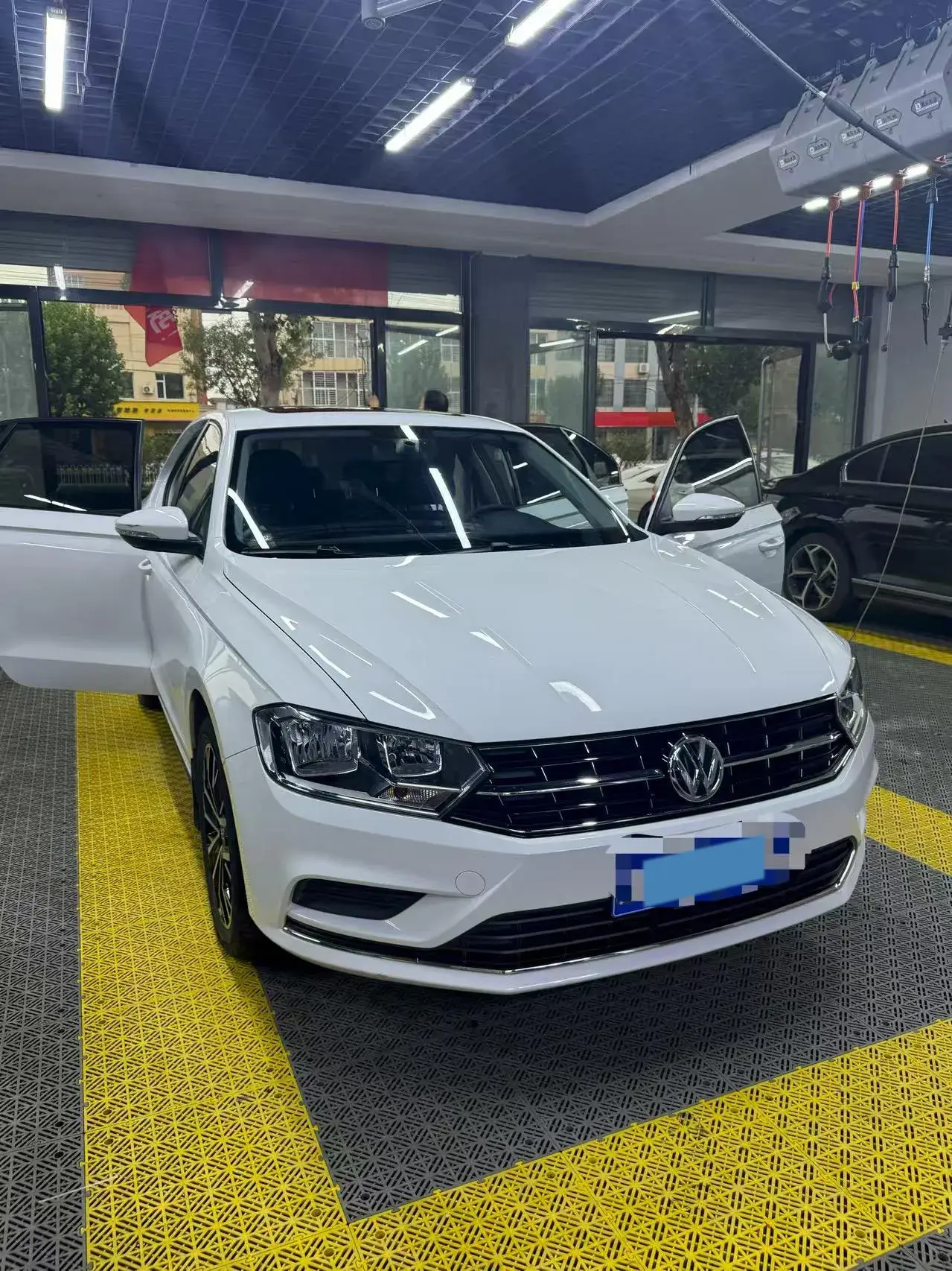 2019 VOLKSWAGEN BORA thumbnail 2