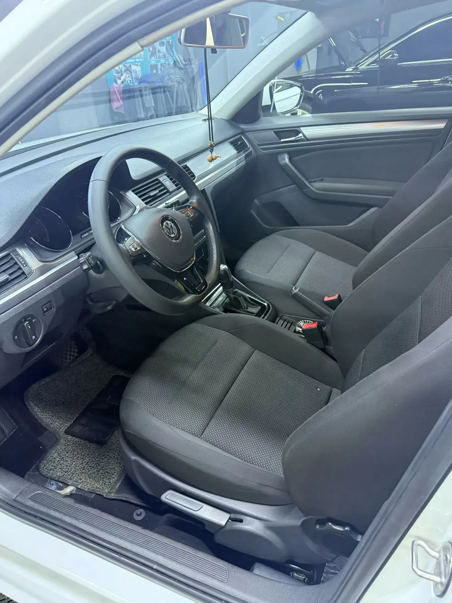 2019 VOLKSWAGEN BORA thumbnail 3