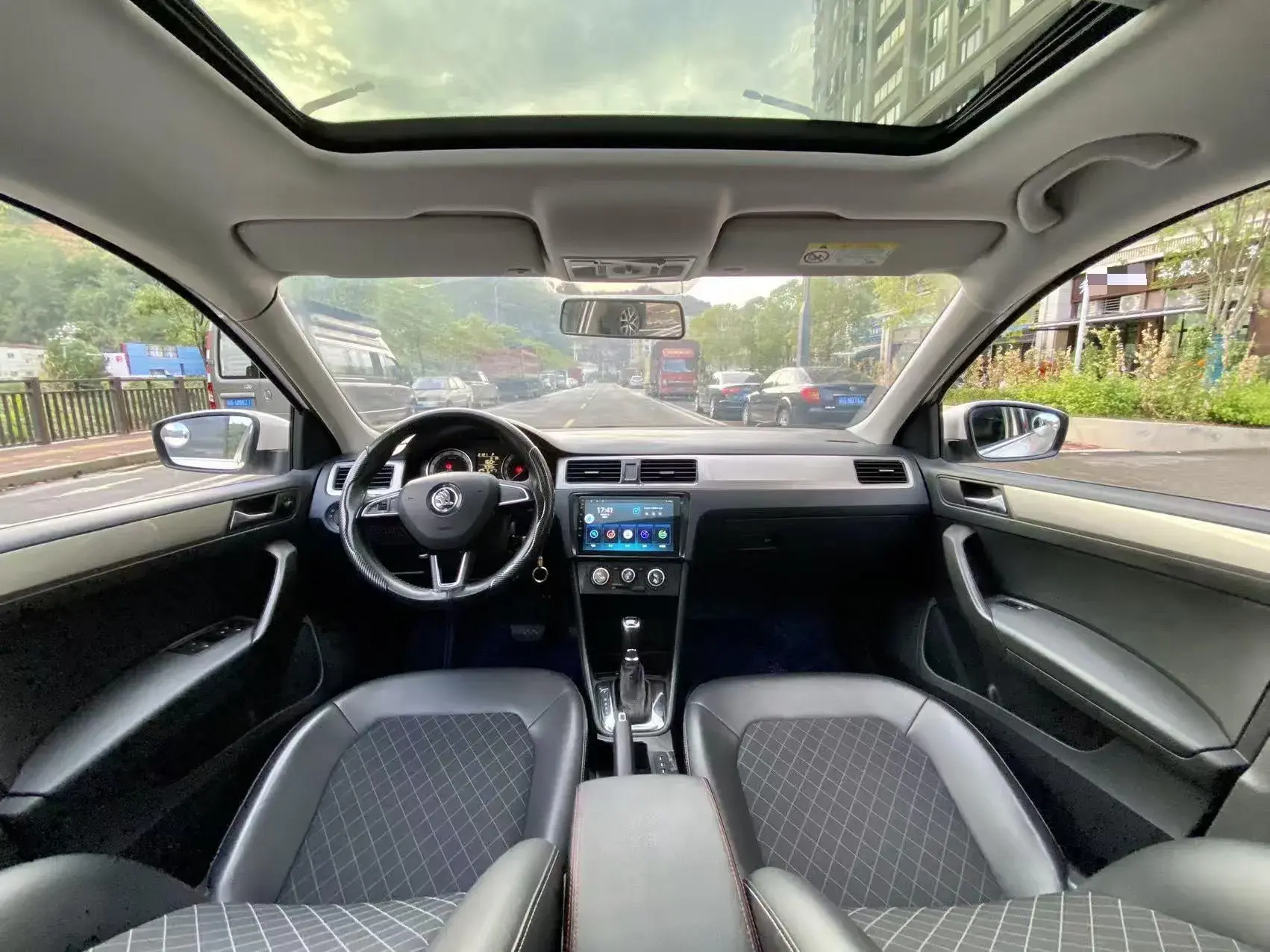 2019 SKODA RAPID thumbnail 4