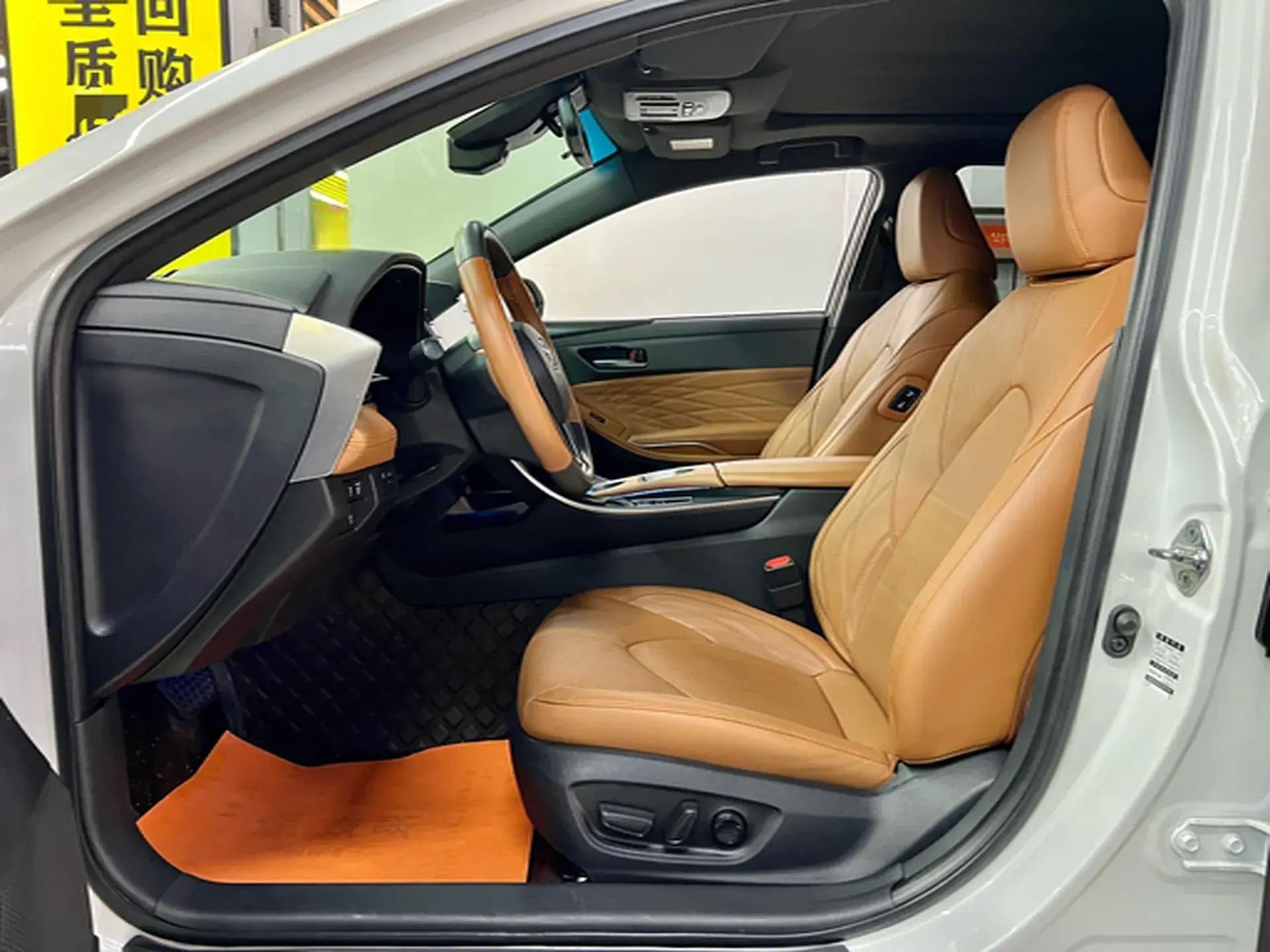 2019 TOYOTA AVALON thumbnail 2