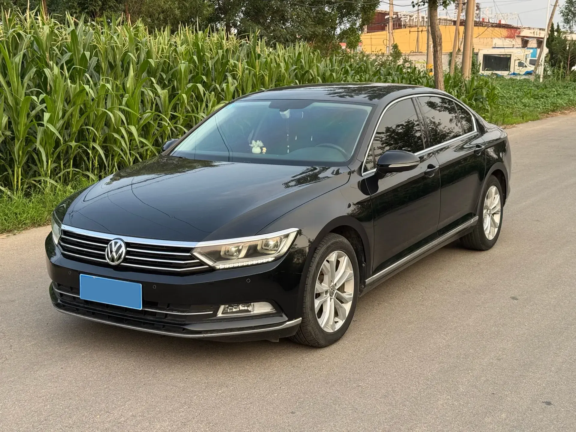 2018 VOLKSWAGEN MAGOTAN view 1