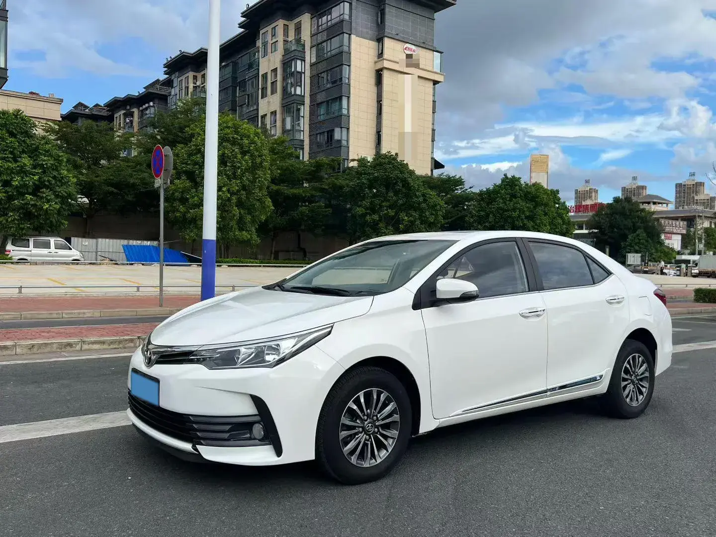 2018 TOYOTA COROLLA view 1