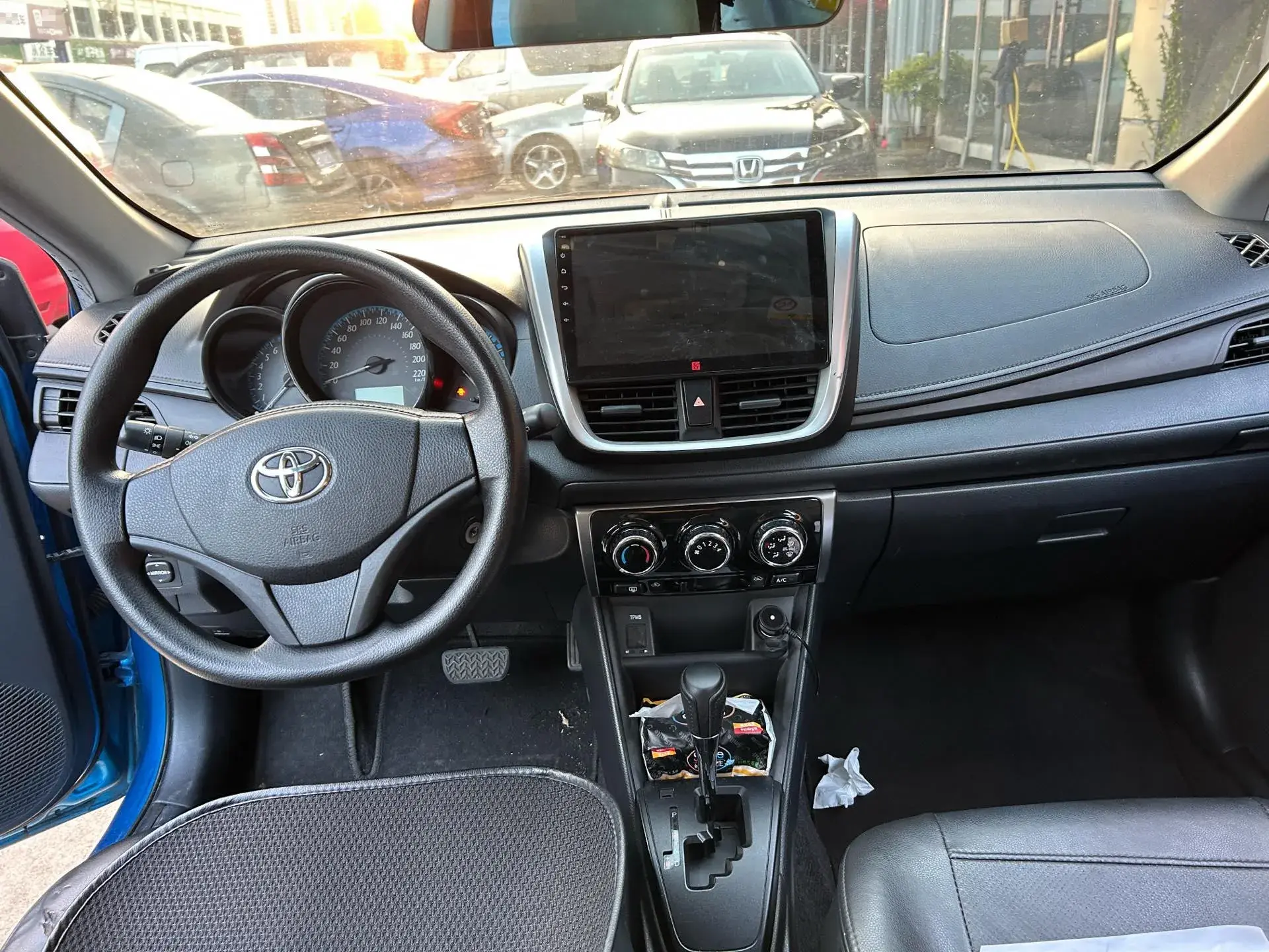 2019 TOYOTA YARIS thumbnail 3