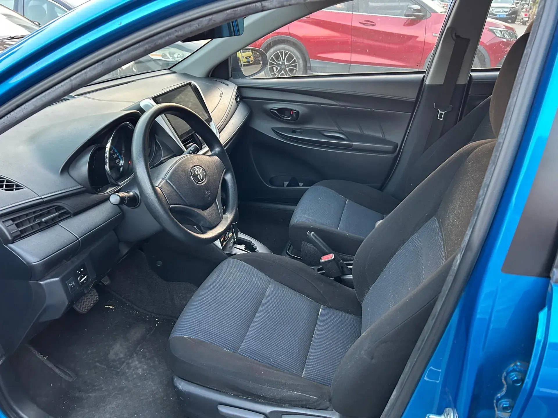 2019 TOYOTA YARIS thumbnail 2