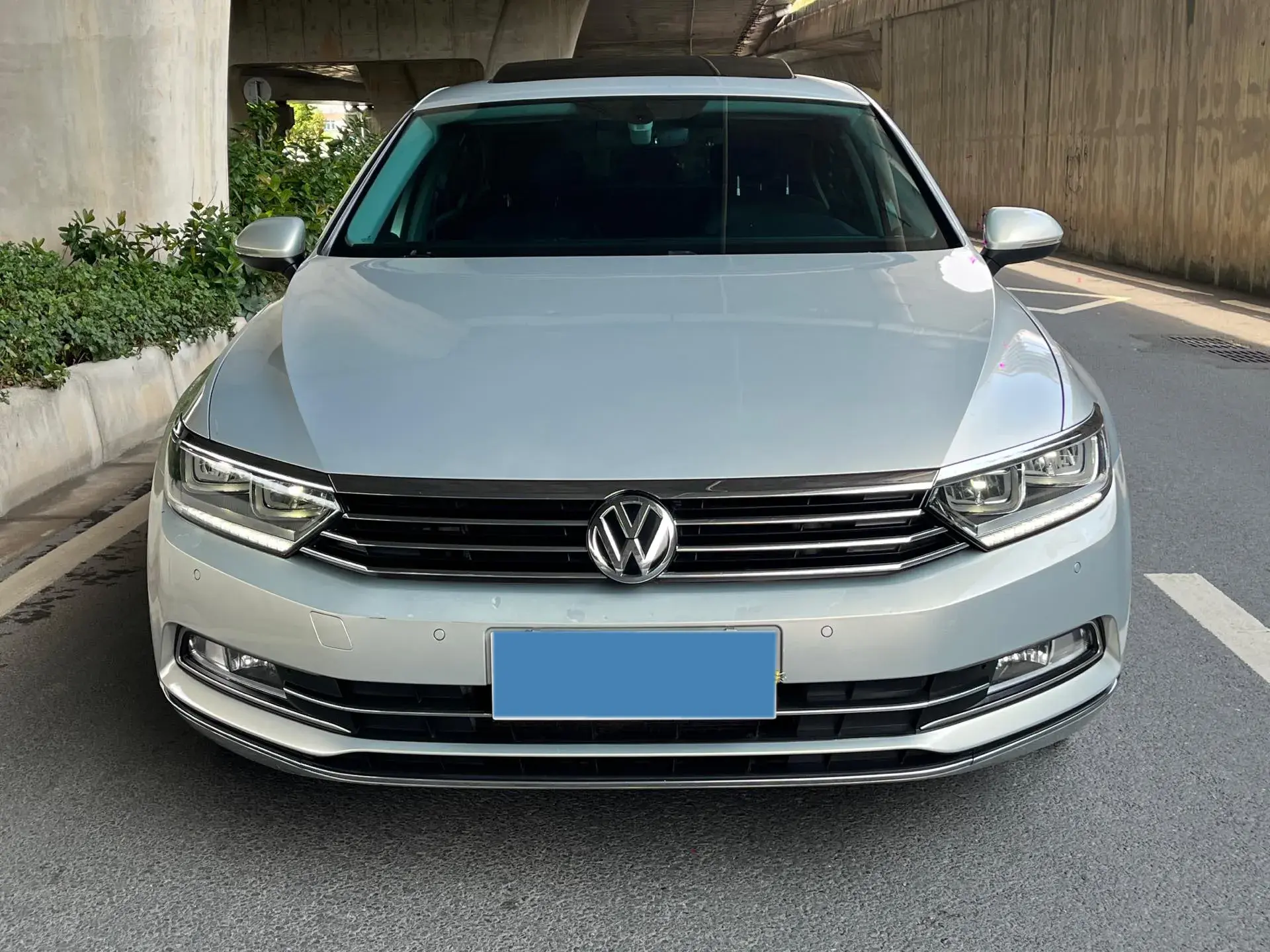 2017 VOLKSWAGEN MAGOTAN thumbnail 2