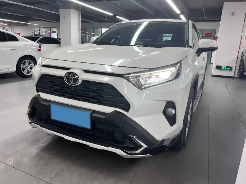 2020 TOYOTA RAV4 view 1