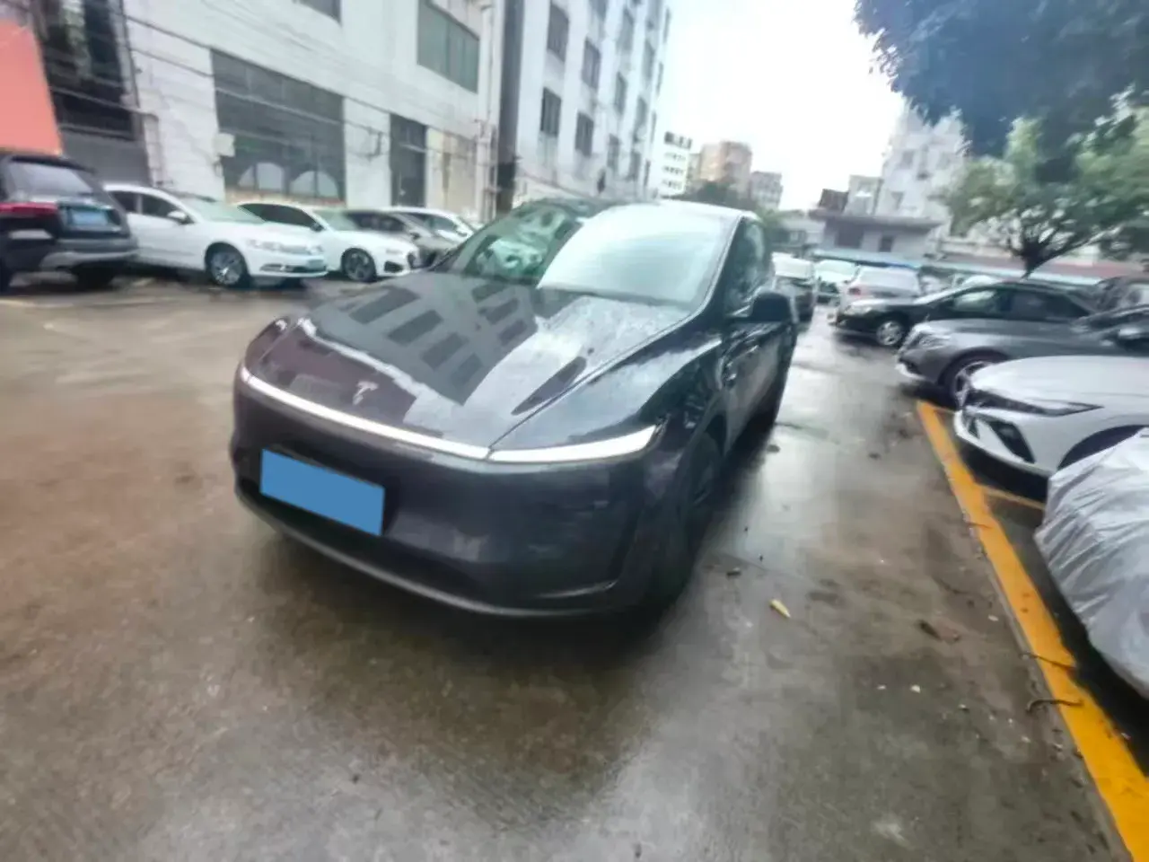 2025 TESLA MODEL view 1