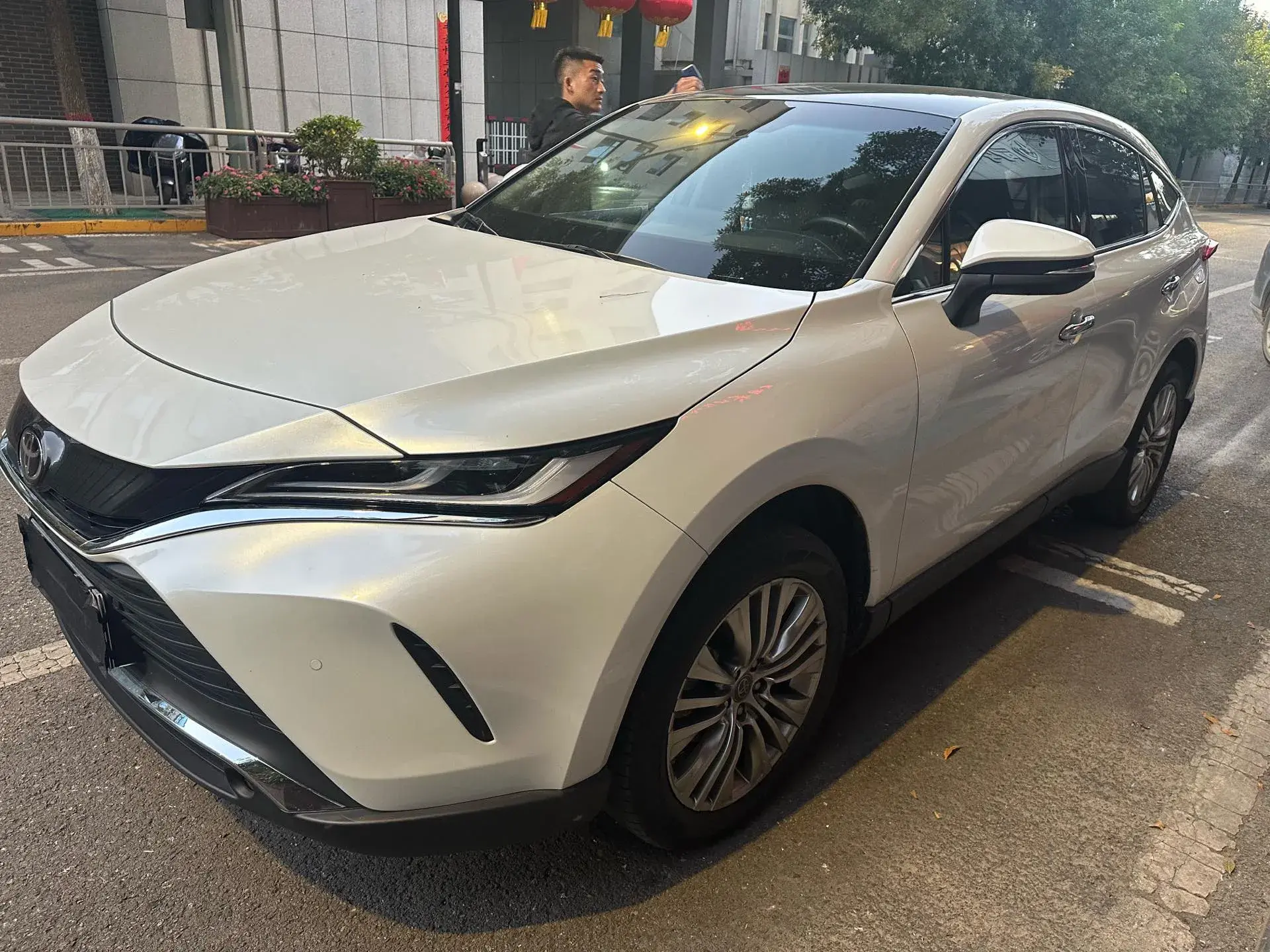 2022 TOYOTA HARRIER view 1