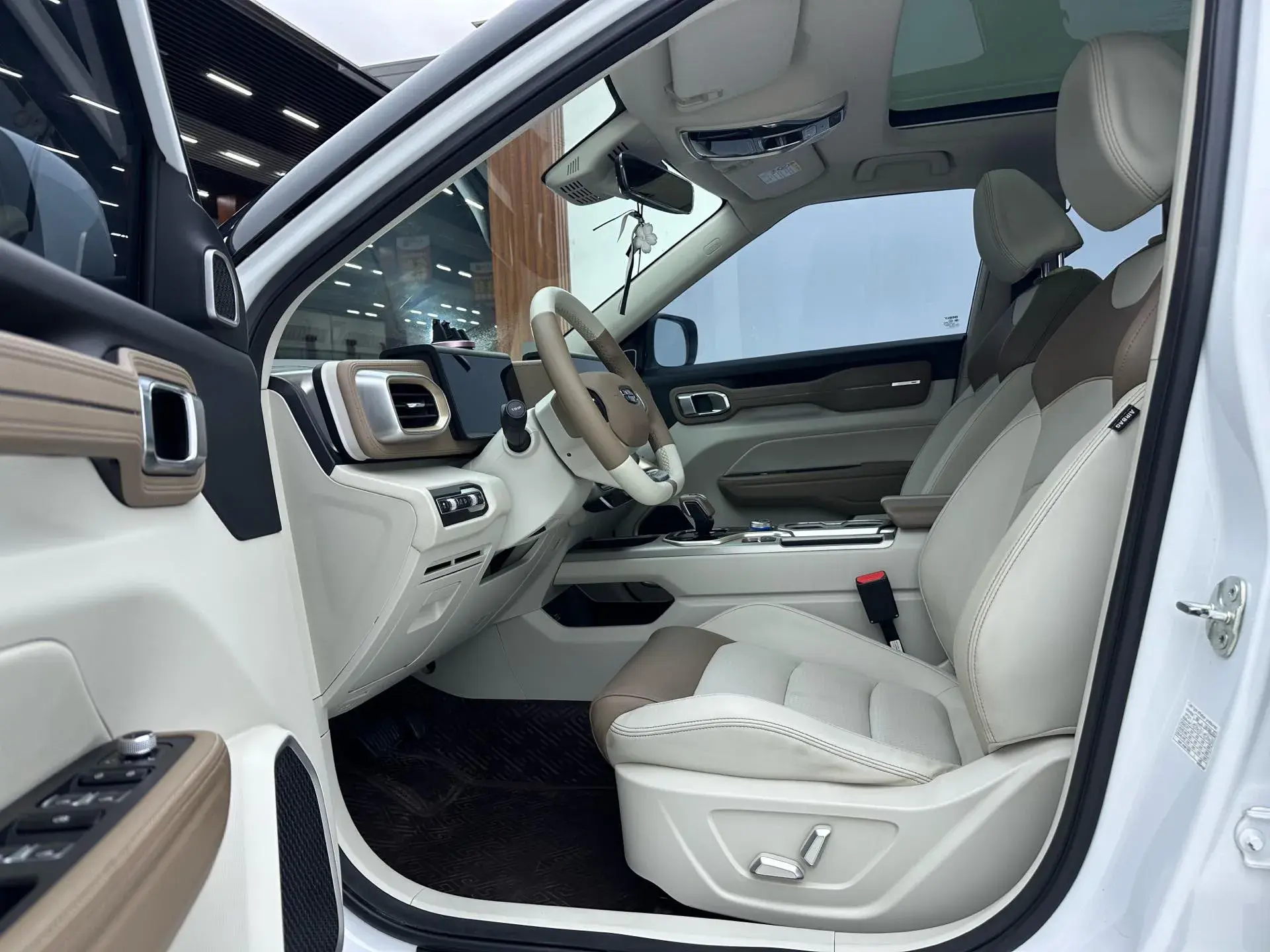 2020 GEELY ICON thumbnail 4