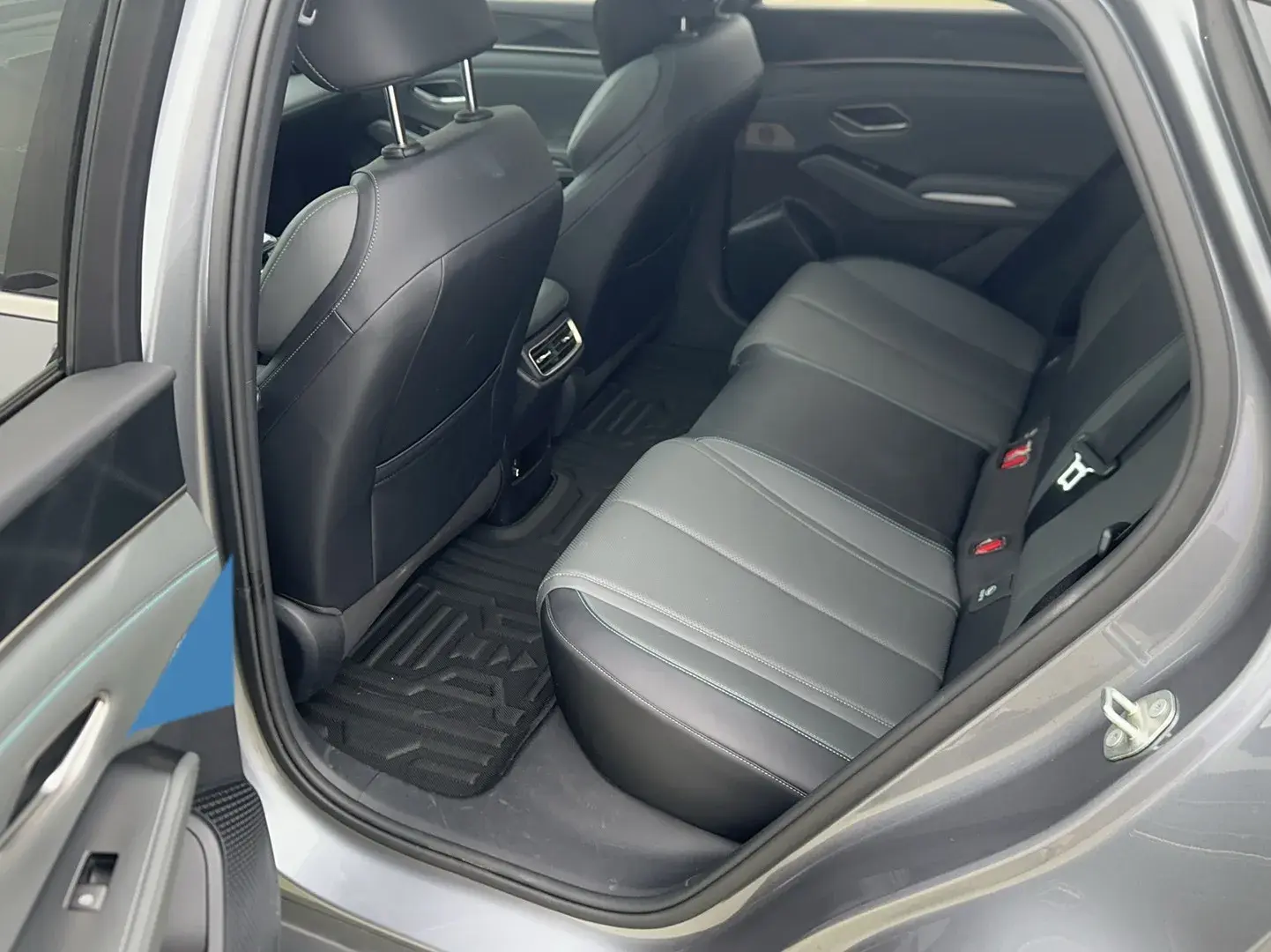 2024 BYD QINL thumbnail 4