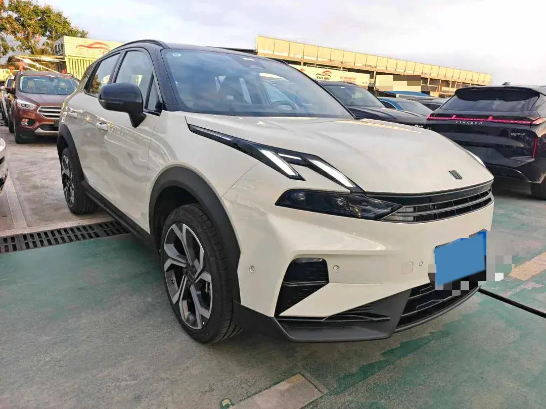 2025 LYNK&CO 06 thumbnail 3