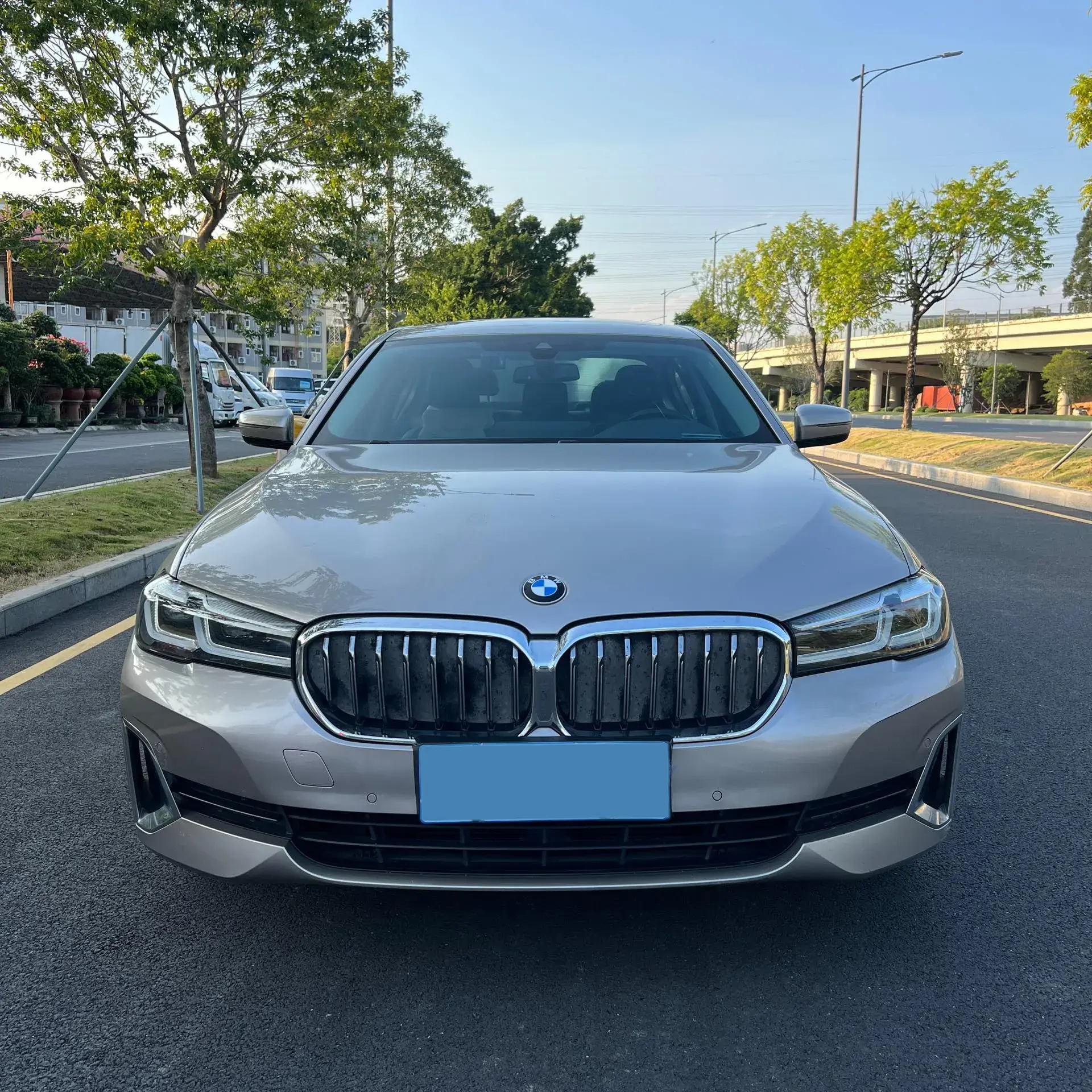 2021 BMW 5 thumbnail 2