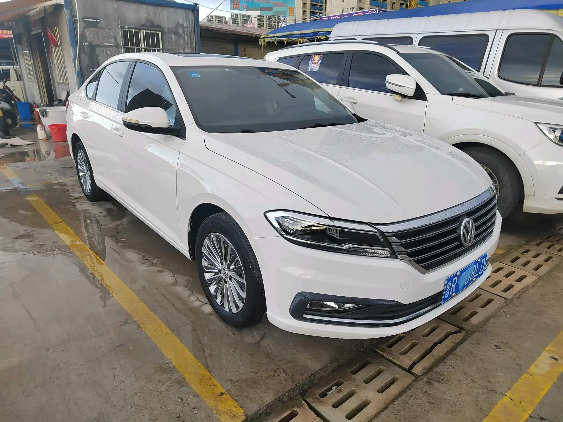 2019 VOLKSWAGEN LAVIDA thumbnail 3