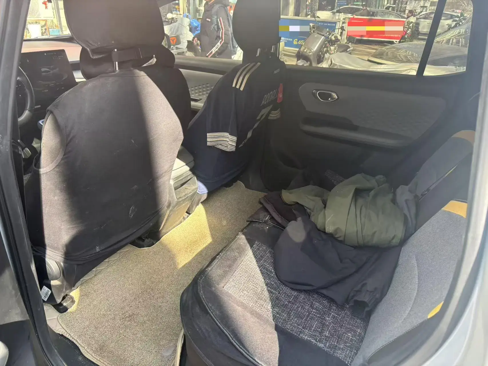 2021 AION Y thumbnail 3