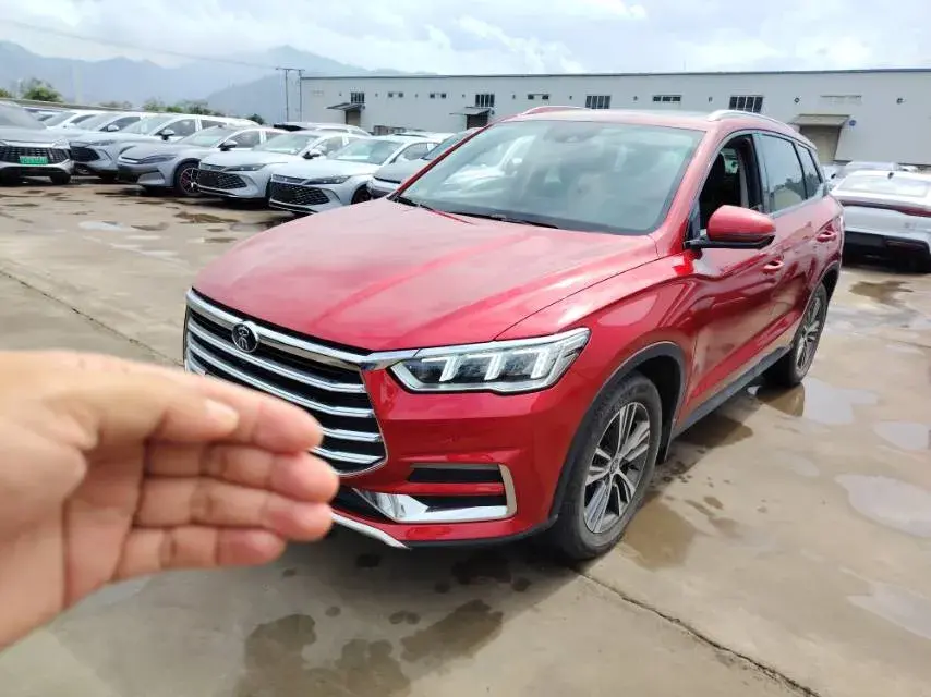 2019 BYD SONG view 1