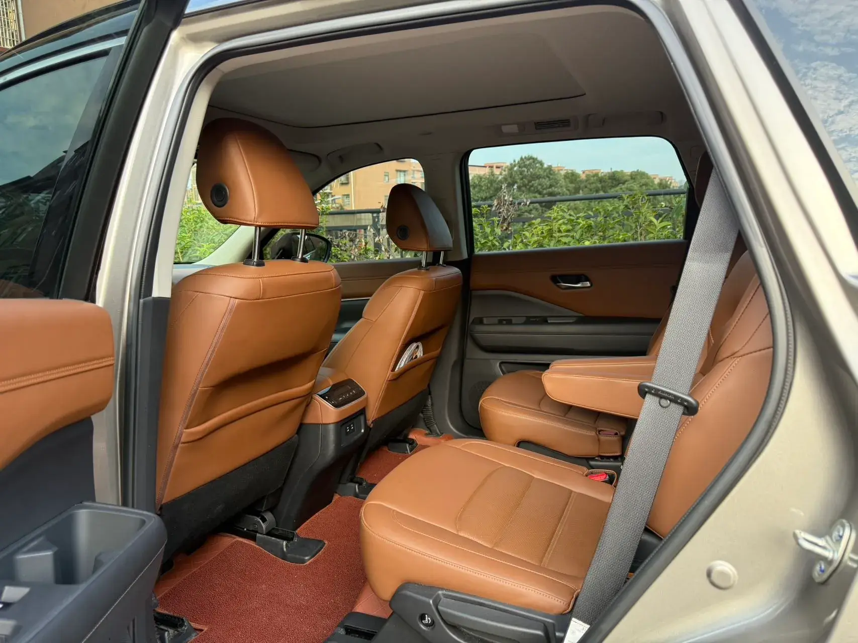 2024 NISSAN PATHFINDER thumbnail 3