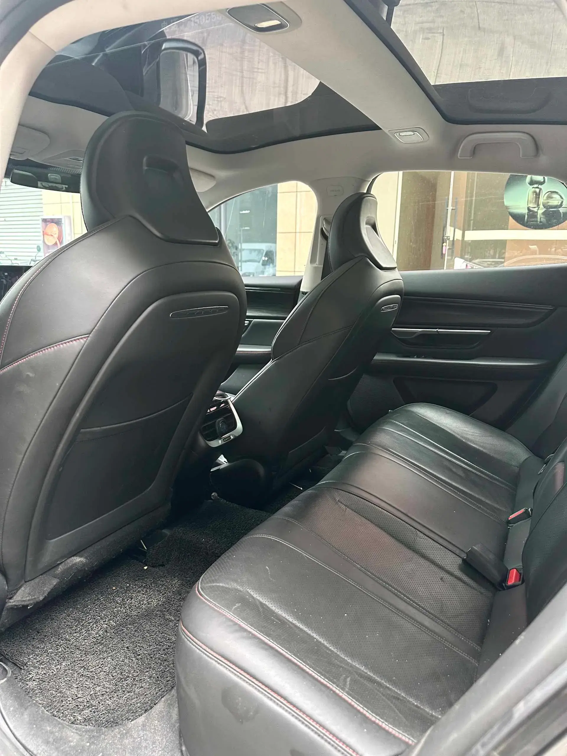 2020 XPENG P7 thumbnail 3