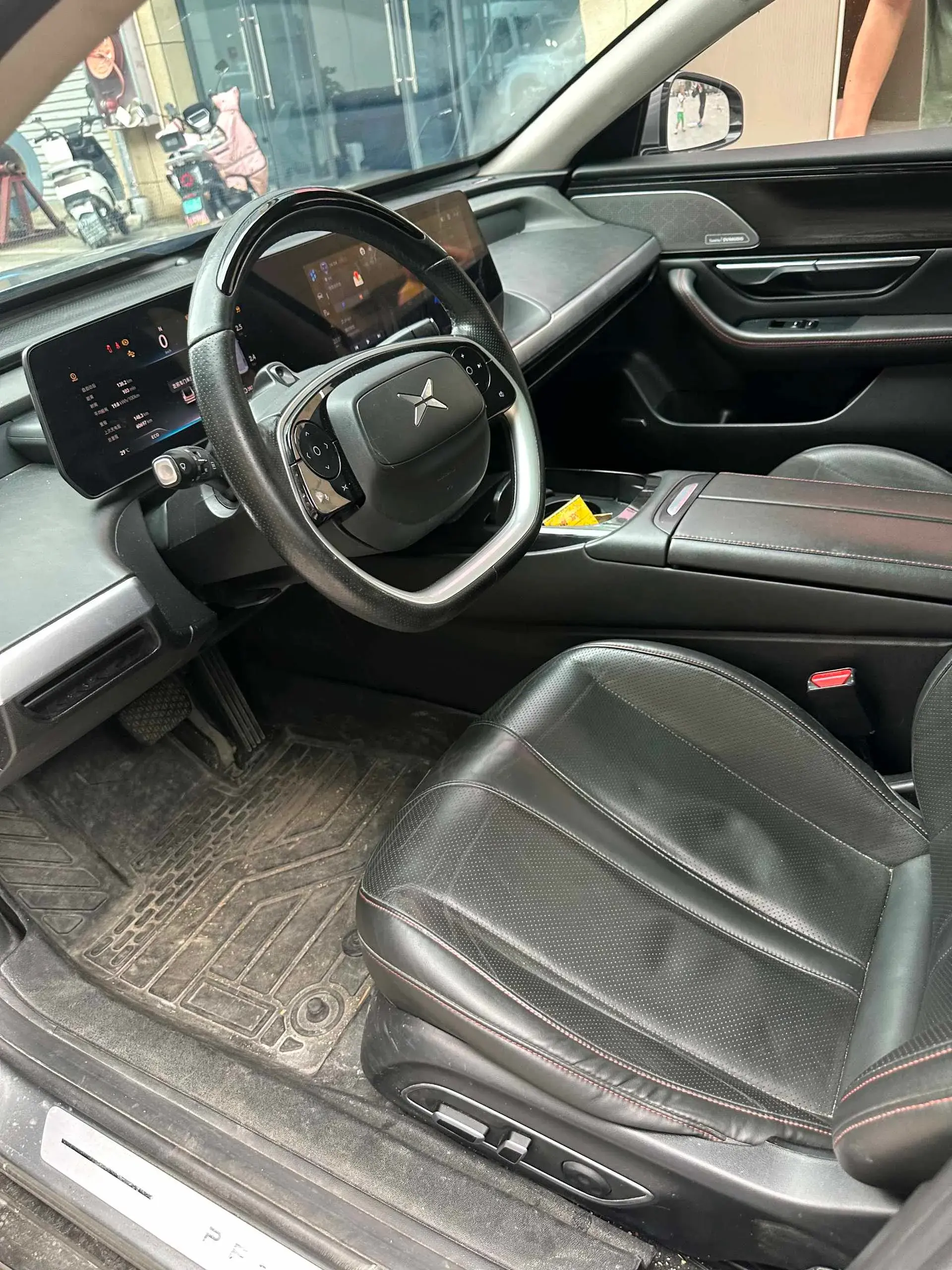 2020 XPENG P7 thumbnail 2