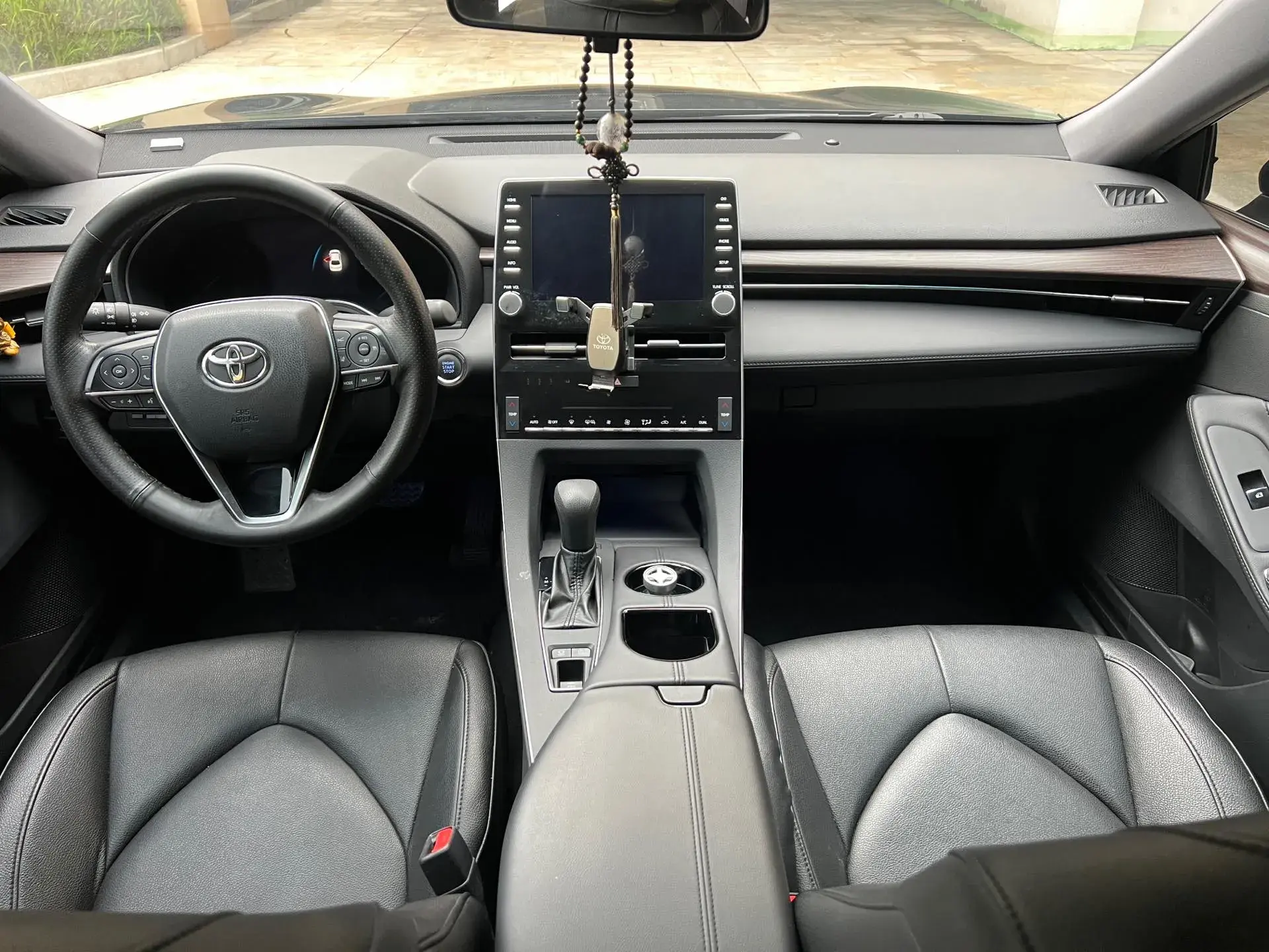 2019 TOYOTA AVALON thumbnail 4