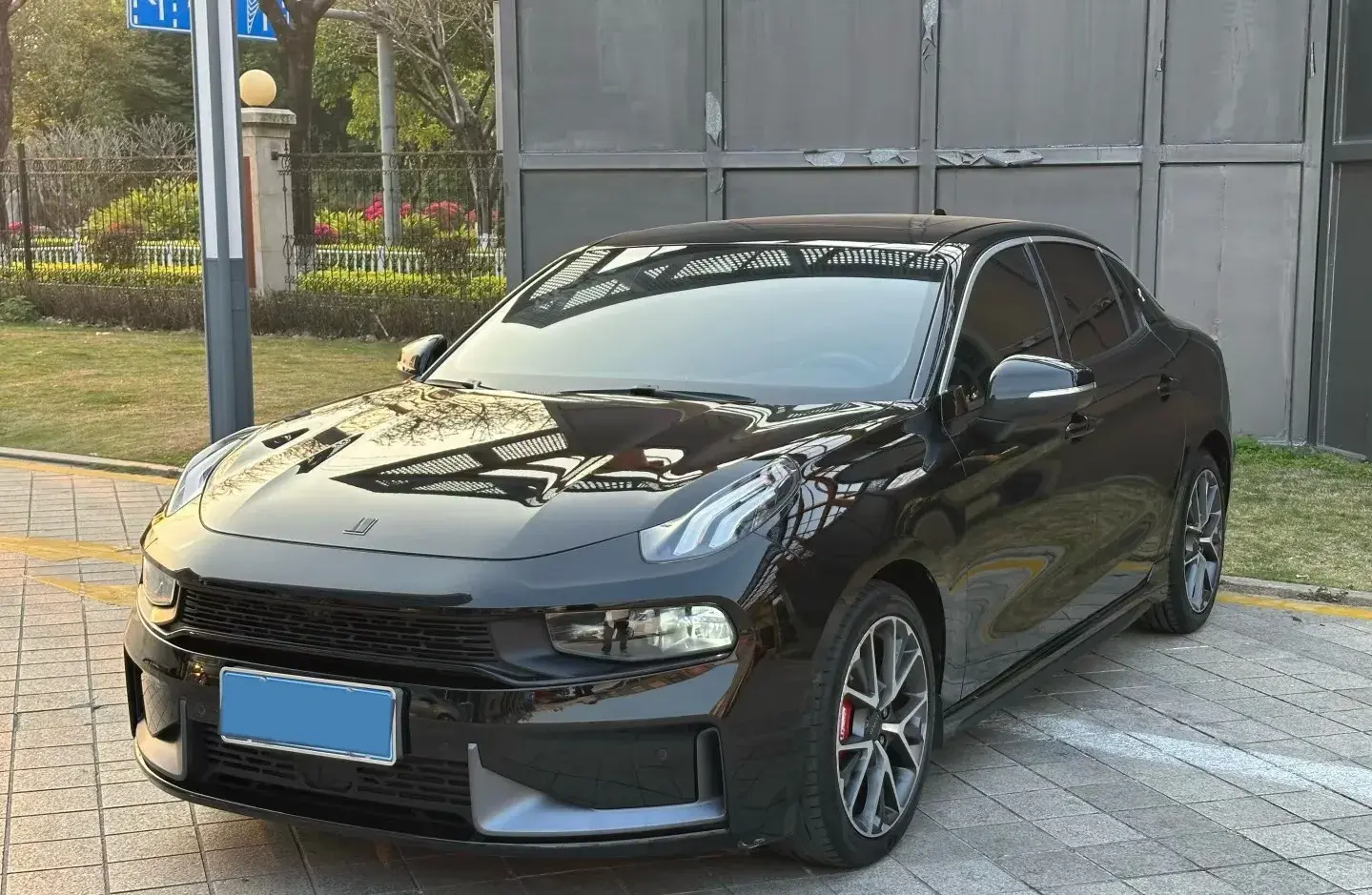 2022 LYNK&CO 03 view 1