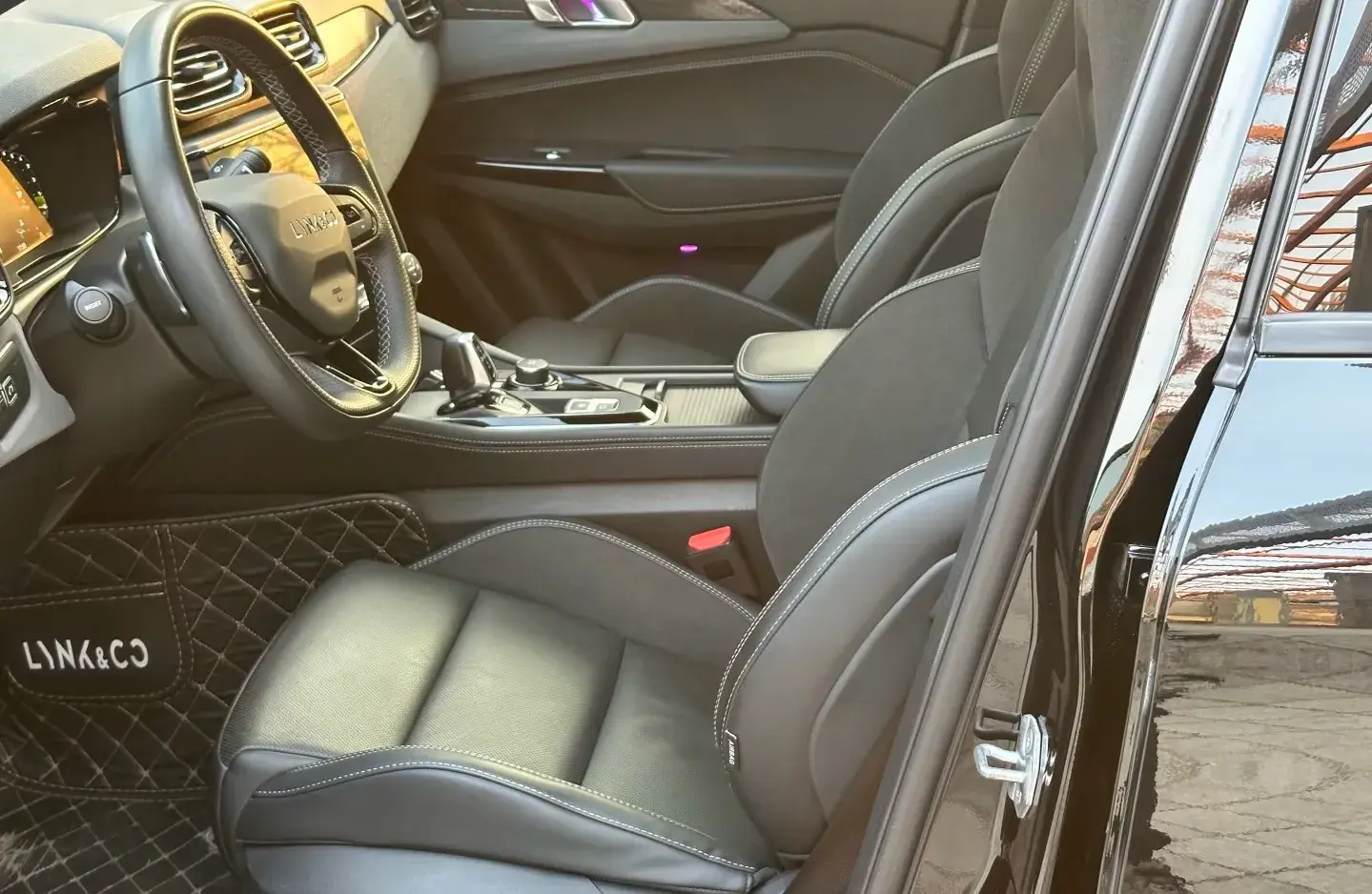 2022 LYNK&CO 03 thumbnail 4