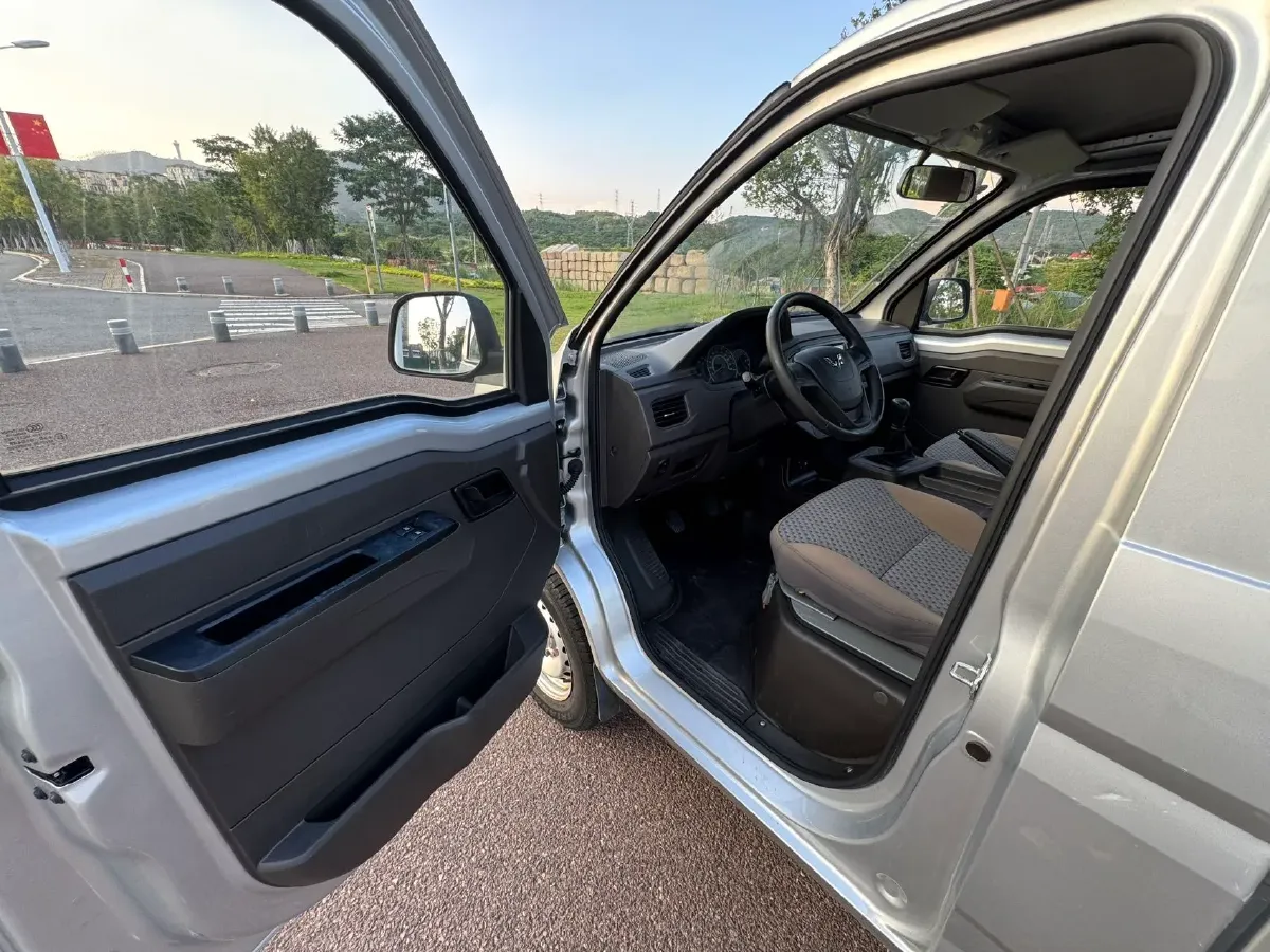 2020 WuLing RongGuang New Truck Special 1.8L 125HP L4 5MT,autocango,china used car exporter,china ev exporter,chinese used car exporter,chinese used ev exporter