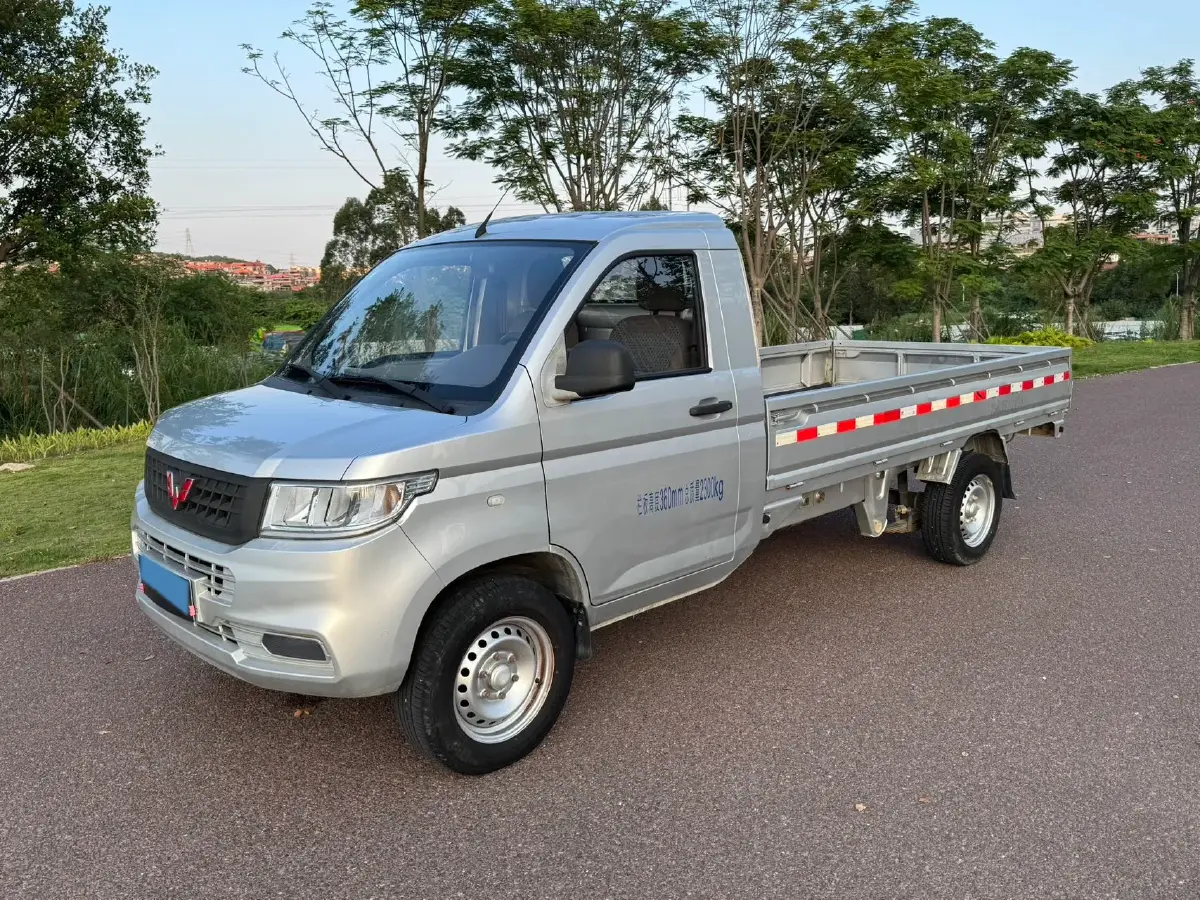2020 WuLing RongGuang New Truck Special 1.8L 125HP L4 5MT
