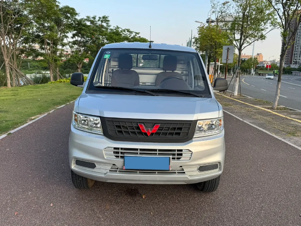 2020 WuLing RongGuang New Truck Special 1.8L 125HP L4 5MT,autocango,china used car exporter,china ev exporter,chinese used car exporter,chinese used ev exporter