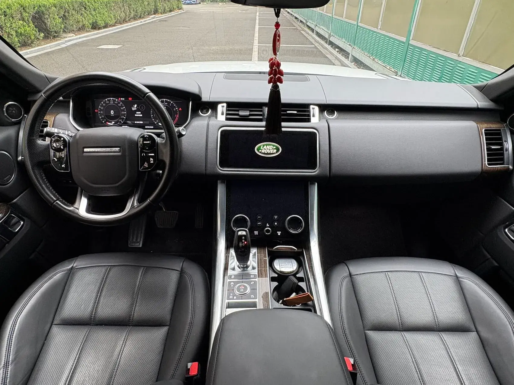 2018 LAND ROVER thumbnail 3