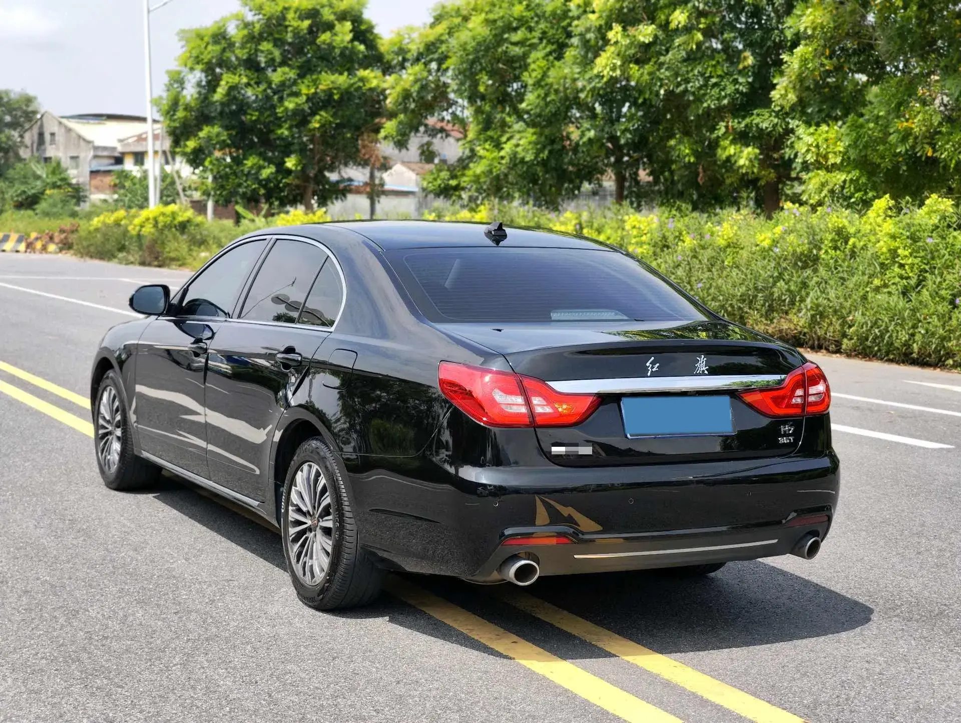 2021 HONGQI H7 thumbnail 4