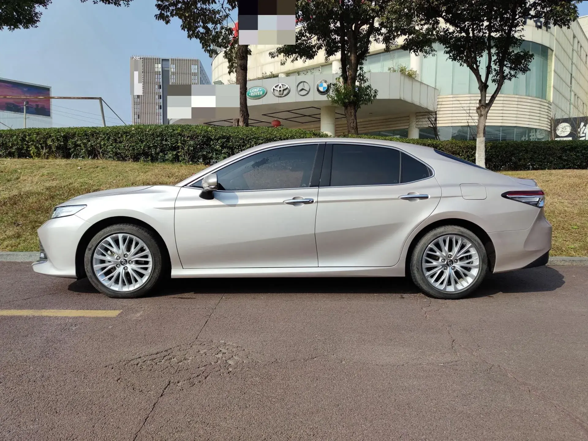 2019 TOYOTA CAMRY thumbnail 2