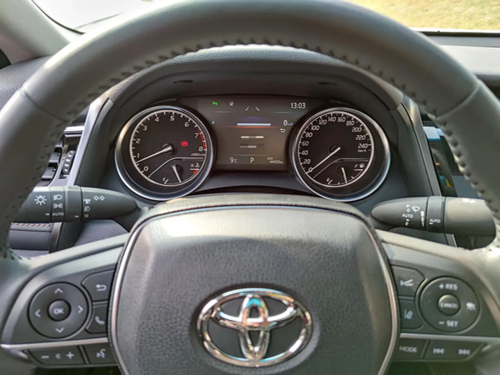 2019 TOYOTA CAMRY thumbnail 4