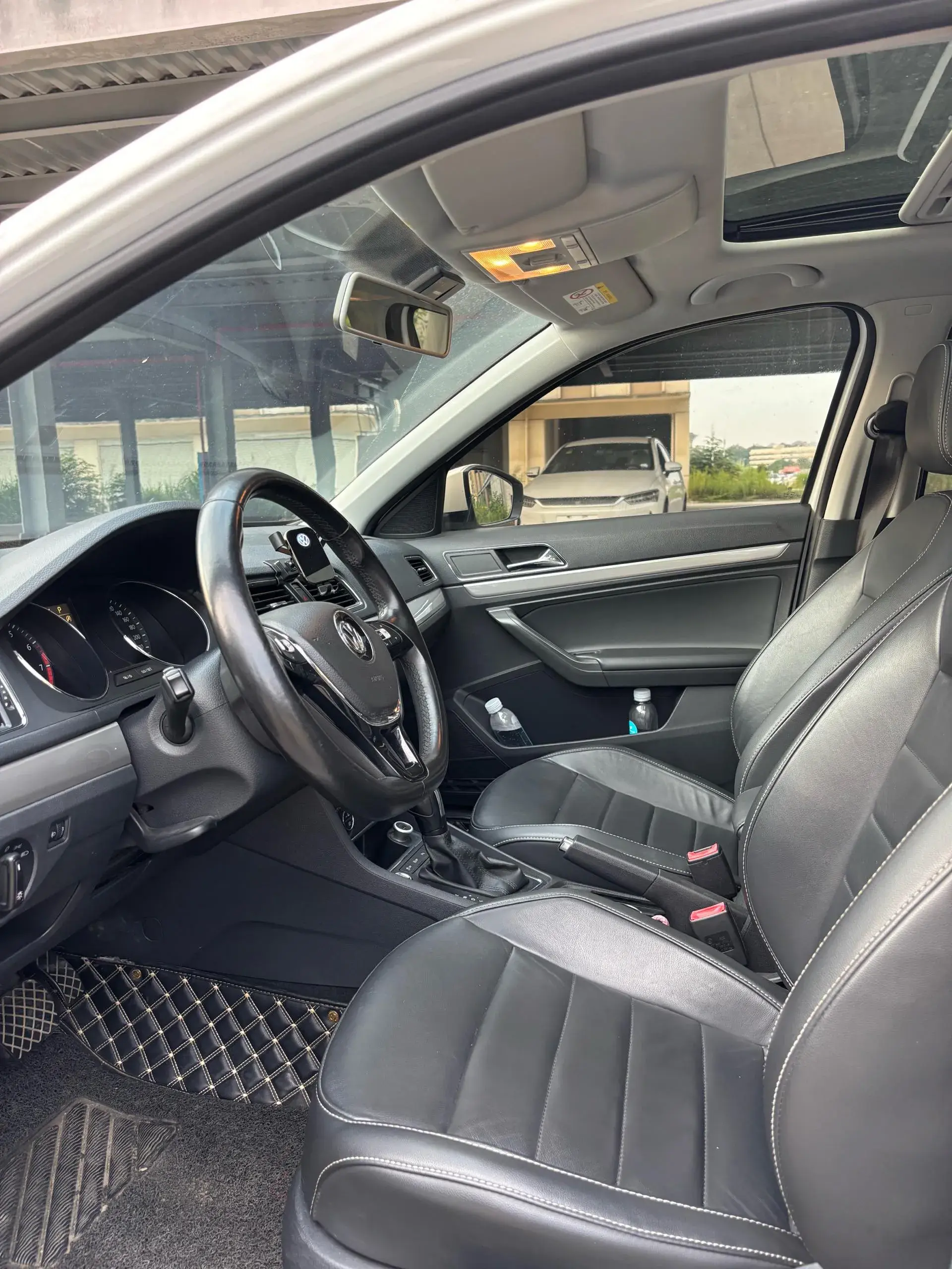 2017 VOLKSWAGEN LAVIDA thumbnail 4