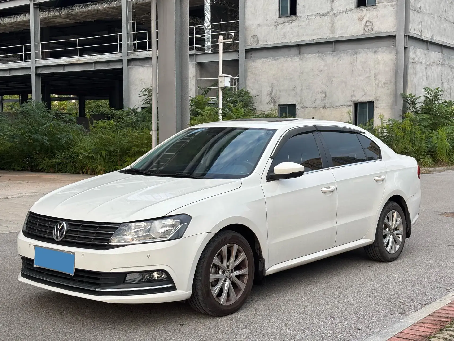 2017 VOLKSWAGEN LAVIDA view 1