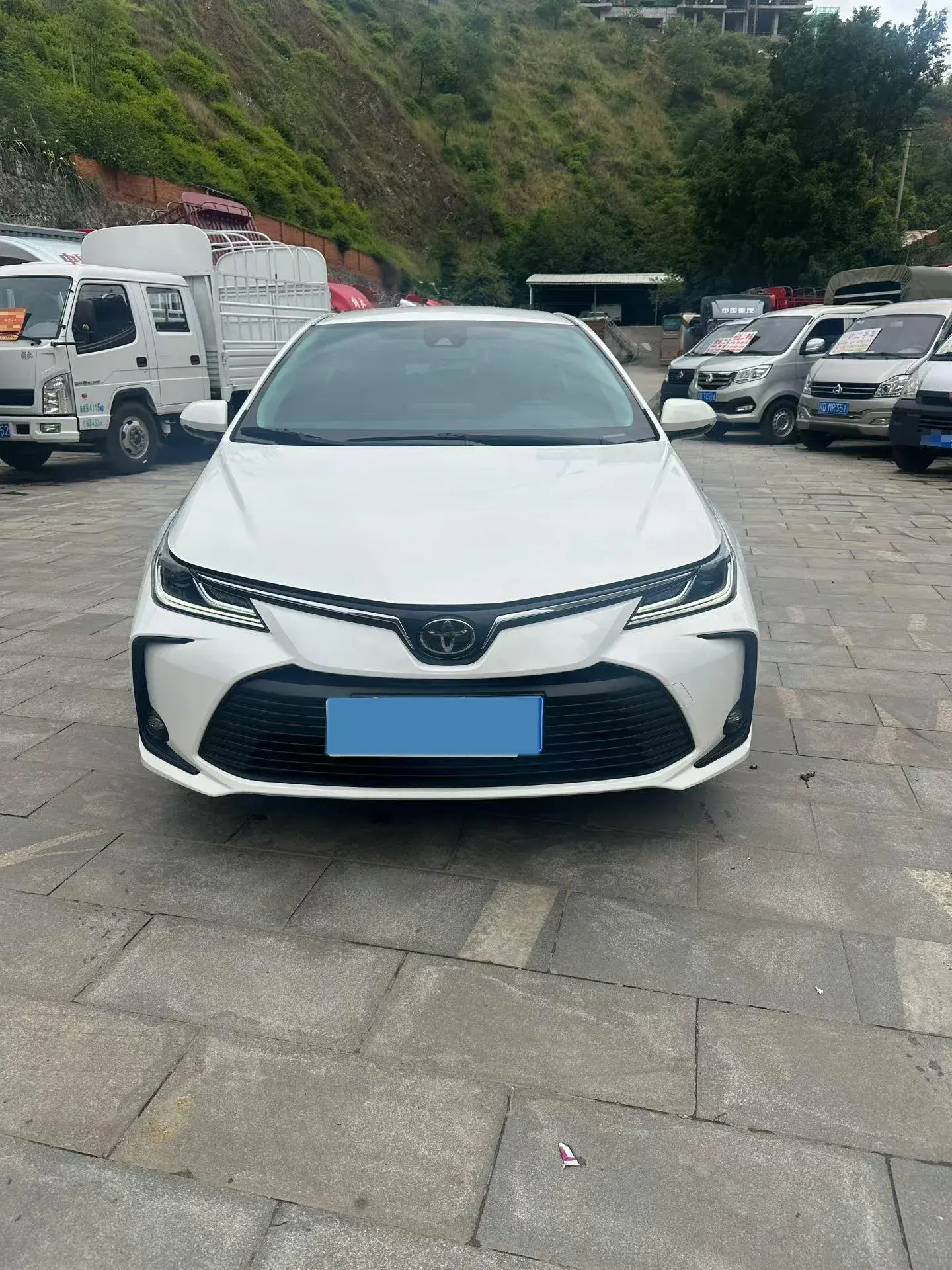 2021 TOYOTA COROLLA thumbnail 2