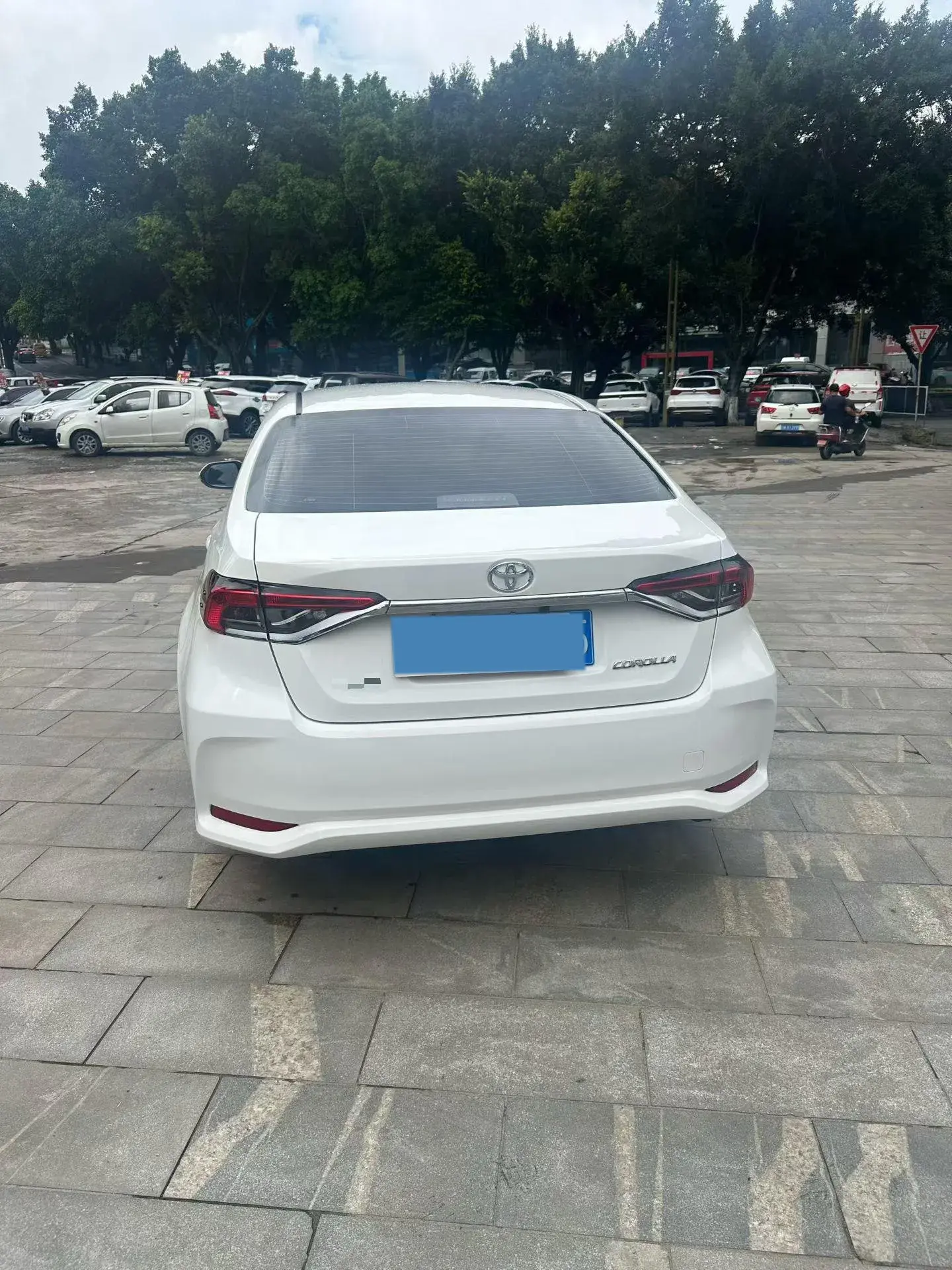 2021 TOYOTA COROLLA thumbnail 4