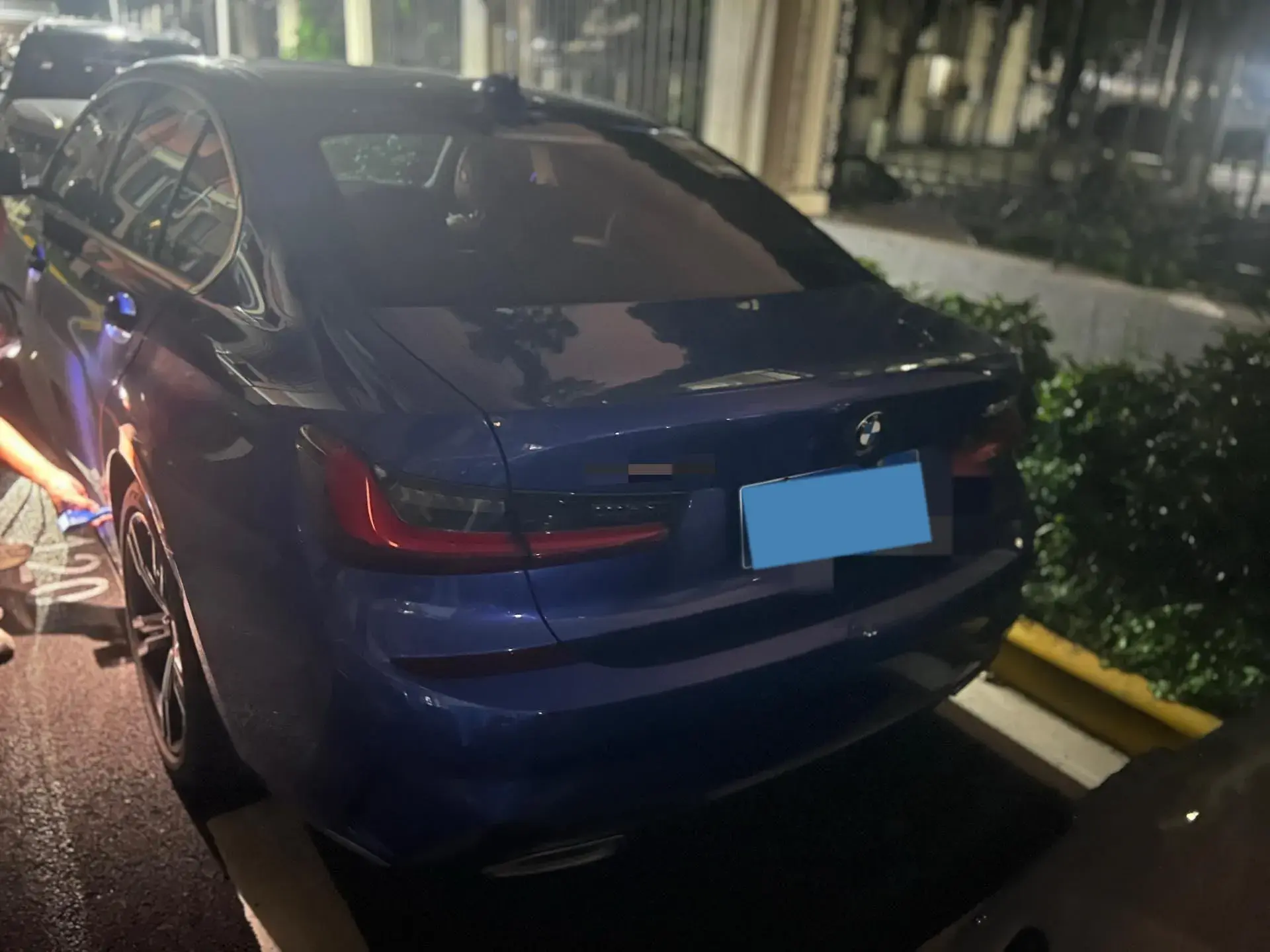 2022 BMW 3 thumbnail 2