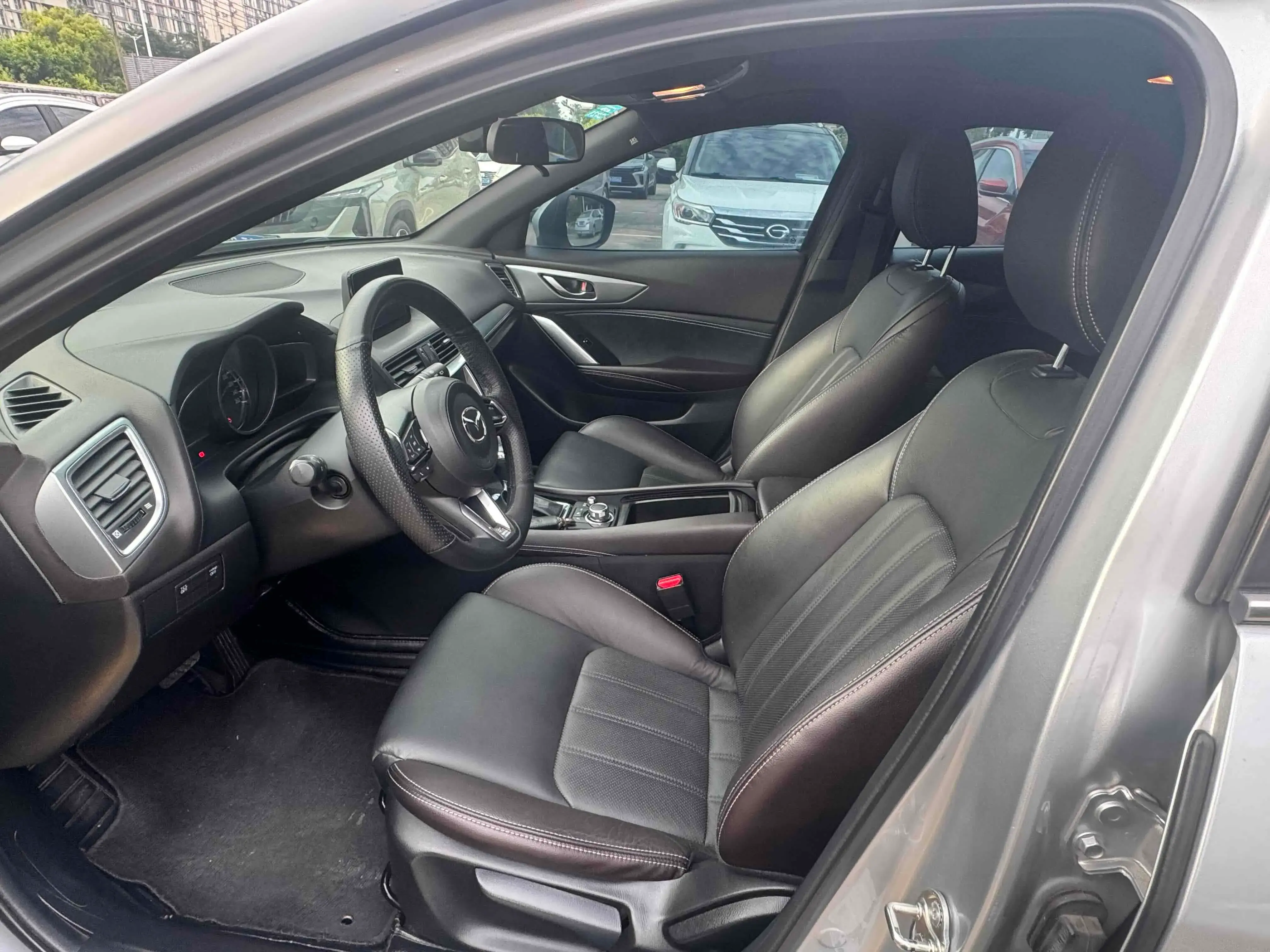 2018 MAZDA CX-4 thumbnail 4