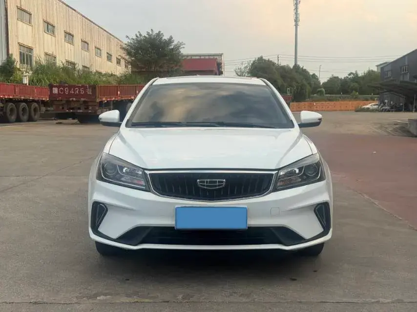 2021 GEELY EMGRAND thumbnail 2
