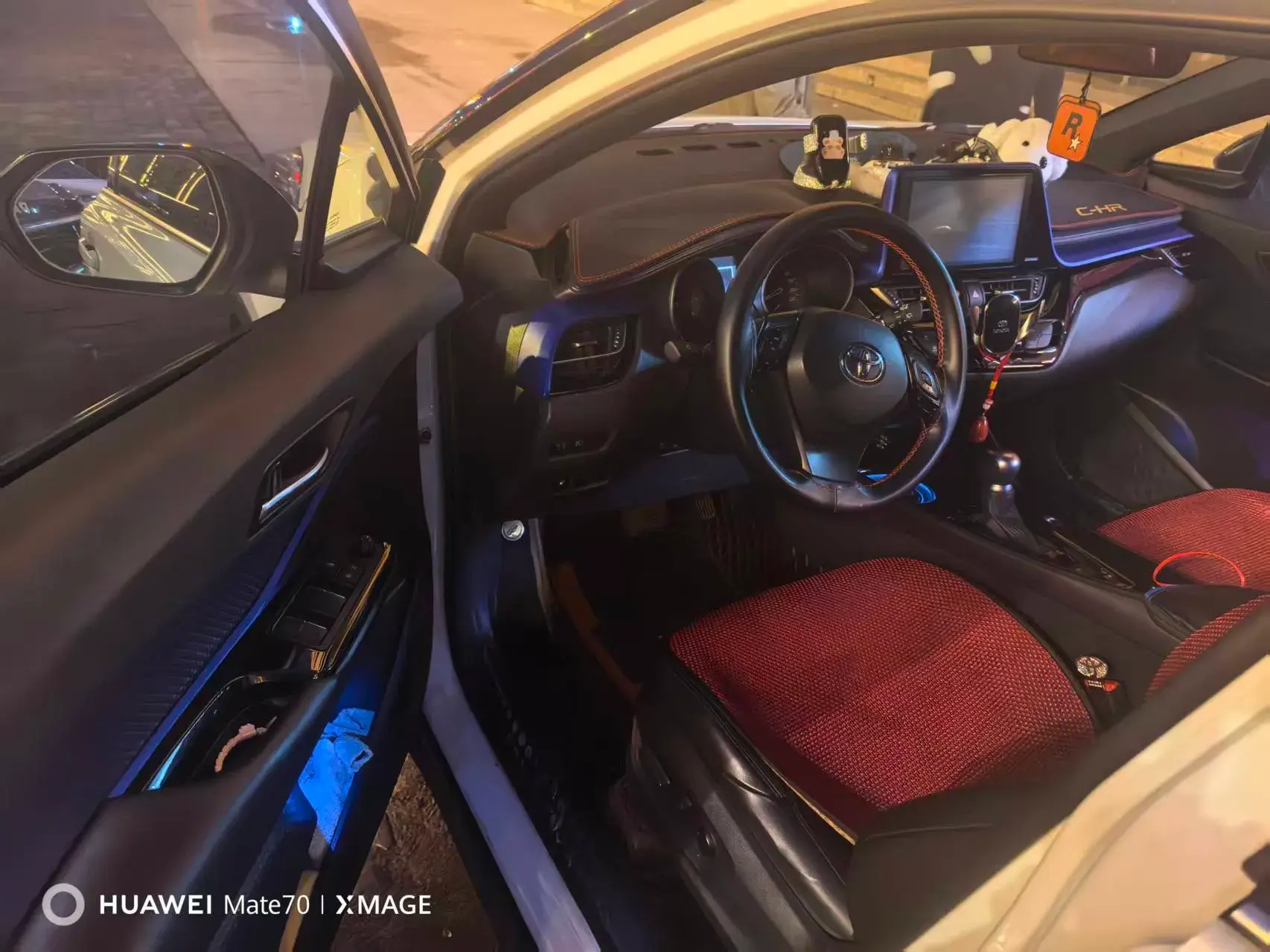 2020 TOYOTA C-HR thumbnail 4