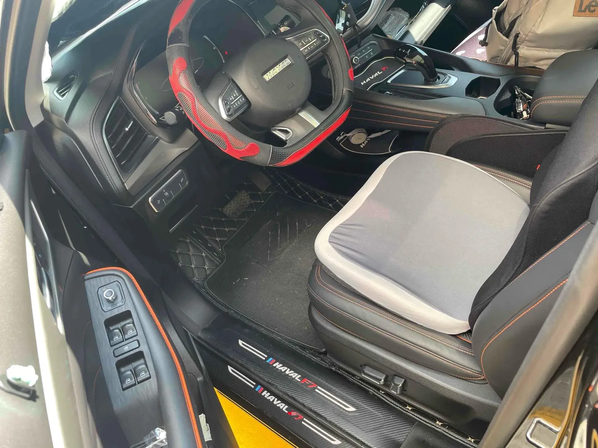 2021 HAVAL F7 thumbnail 2