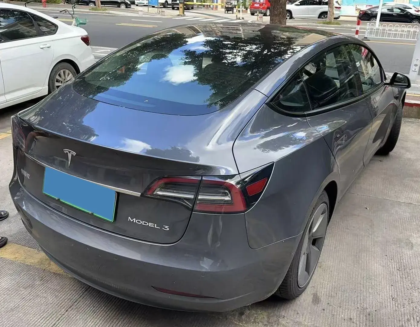 2021 TESLA MODEL thumbnail 2