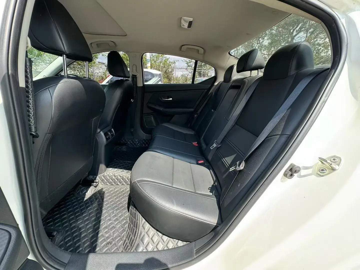 2020 MERCEDES-BENZ GLC thumbnail 4