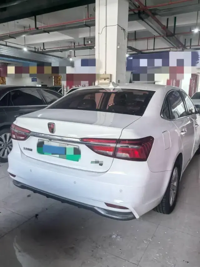 2017 ROEWE I6 thumbnail 3