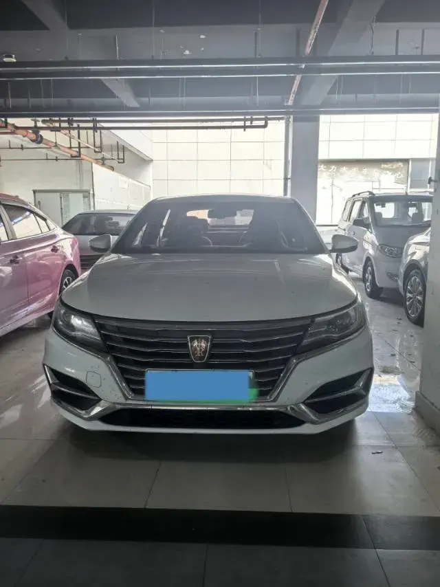2017 ROEWE I6 thumbnail 2